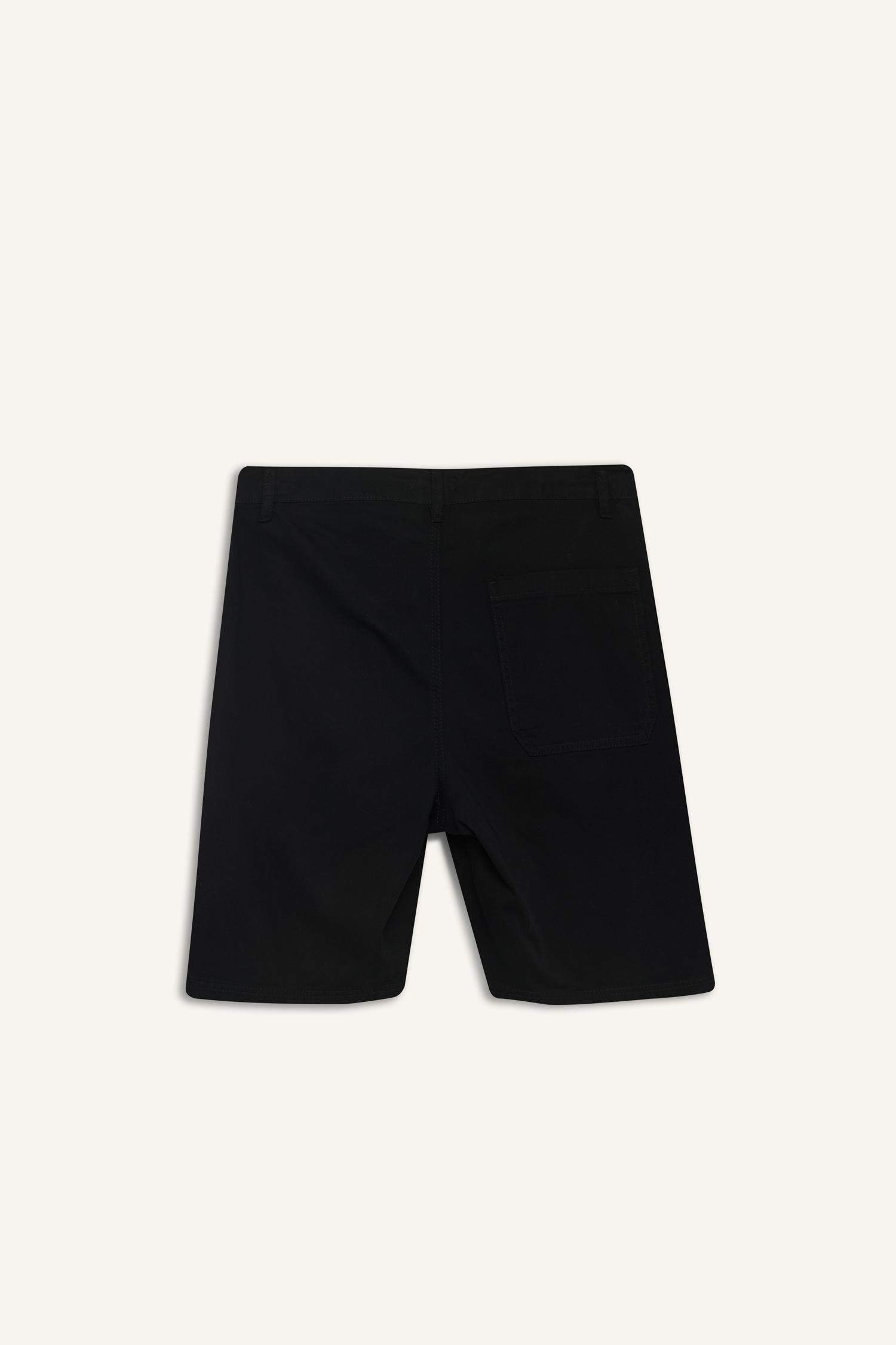 برمودا قطن قصة عادية