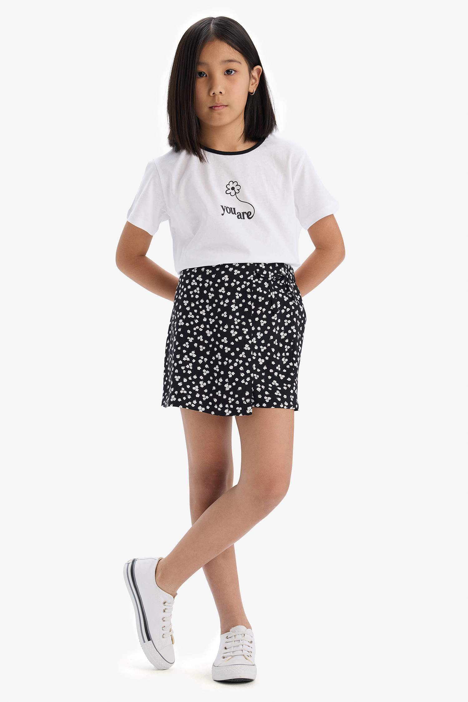 Ensemble de t-shirt et jupe-short imprimée pour fille