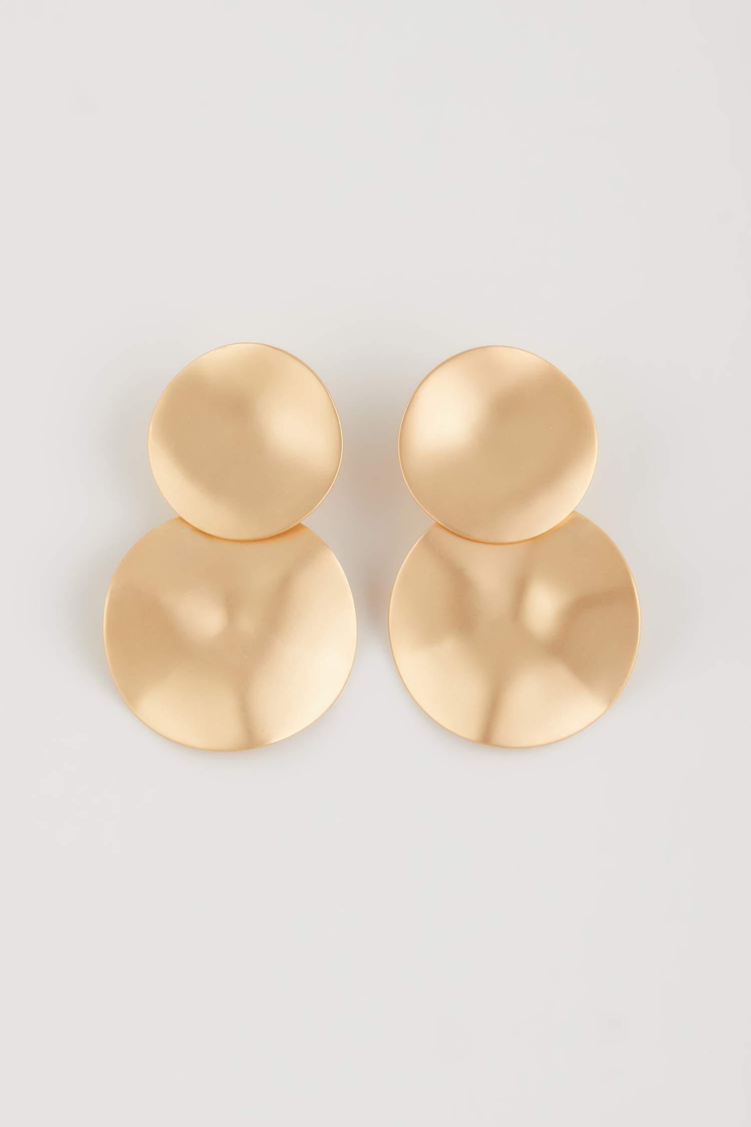 Woman Plate Matte Gold Earrings