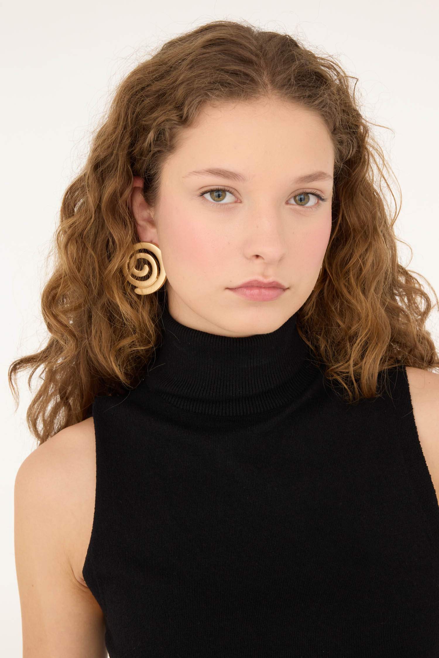 Kadın Spiral Mat Gold Küpe