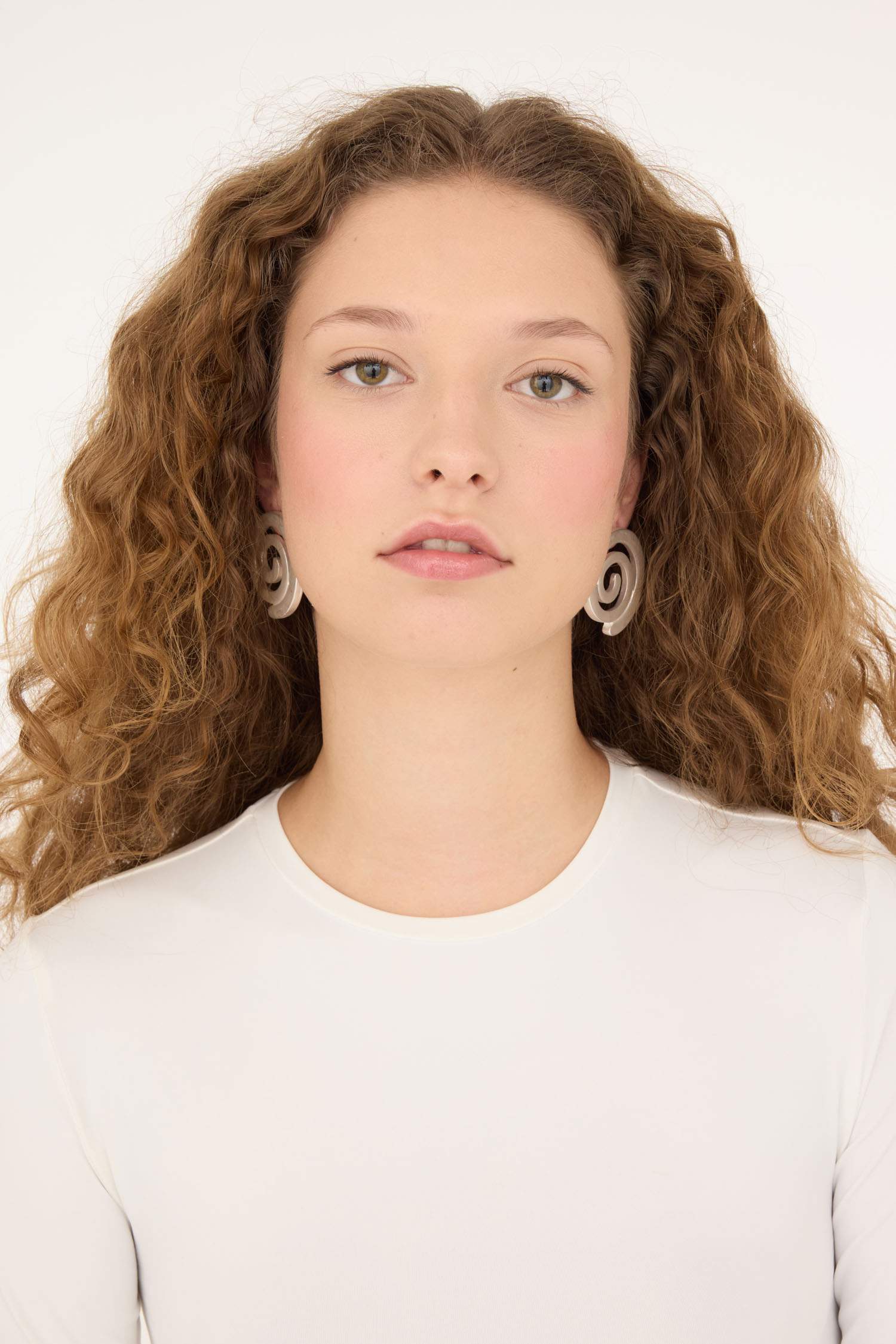 Kadın Spiral Motifli Mat Silver Küpe