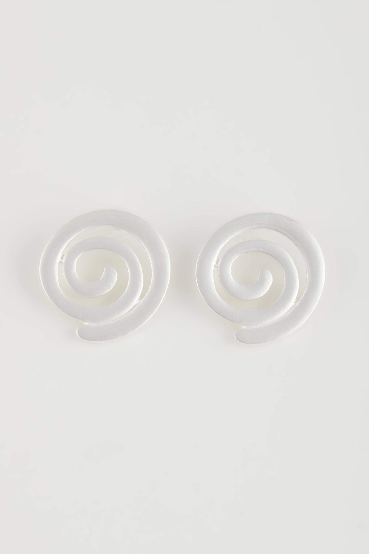 Kadın Spiral Motifli Mat Silver Küpe