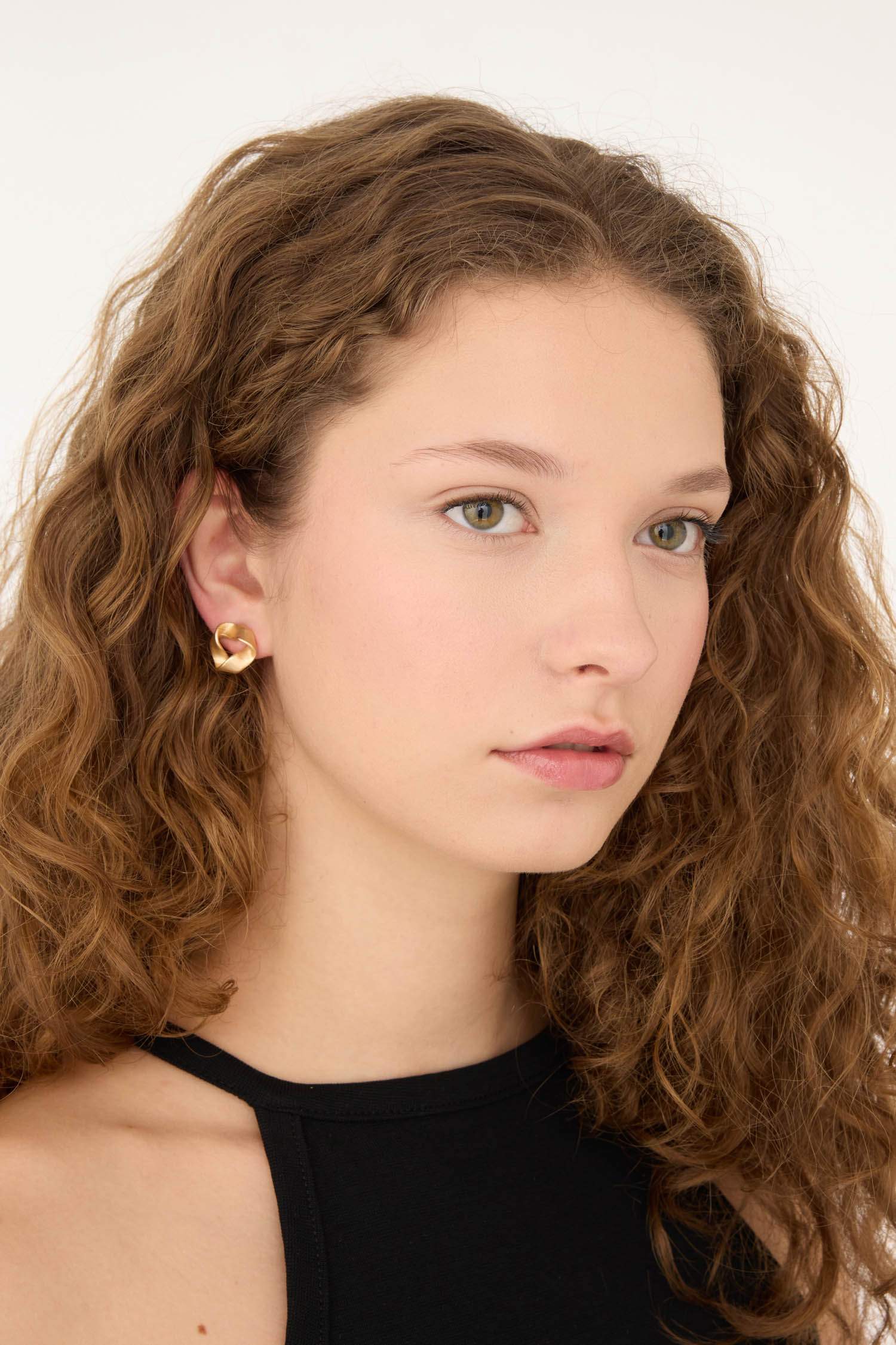 Woman 2 Piece Matte Gold Earring