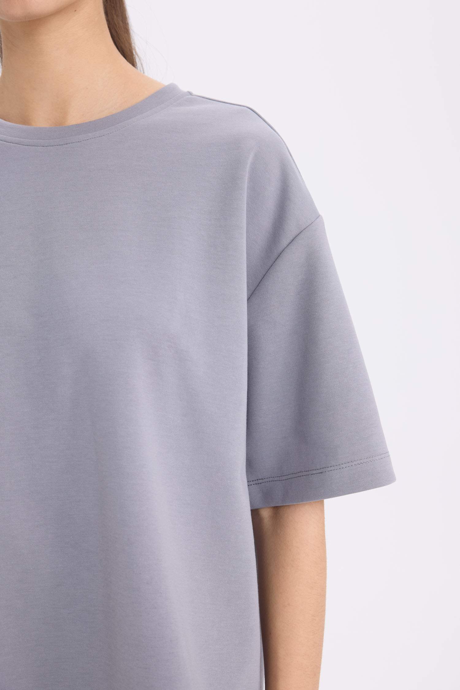 تيشيرت كاجوال نص ردن قصة مريحة بياخة مستديرة