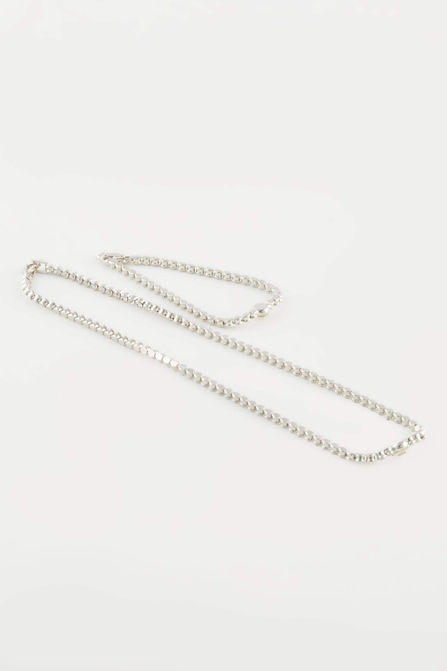 سيت اسورة وقلادة فضي