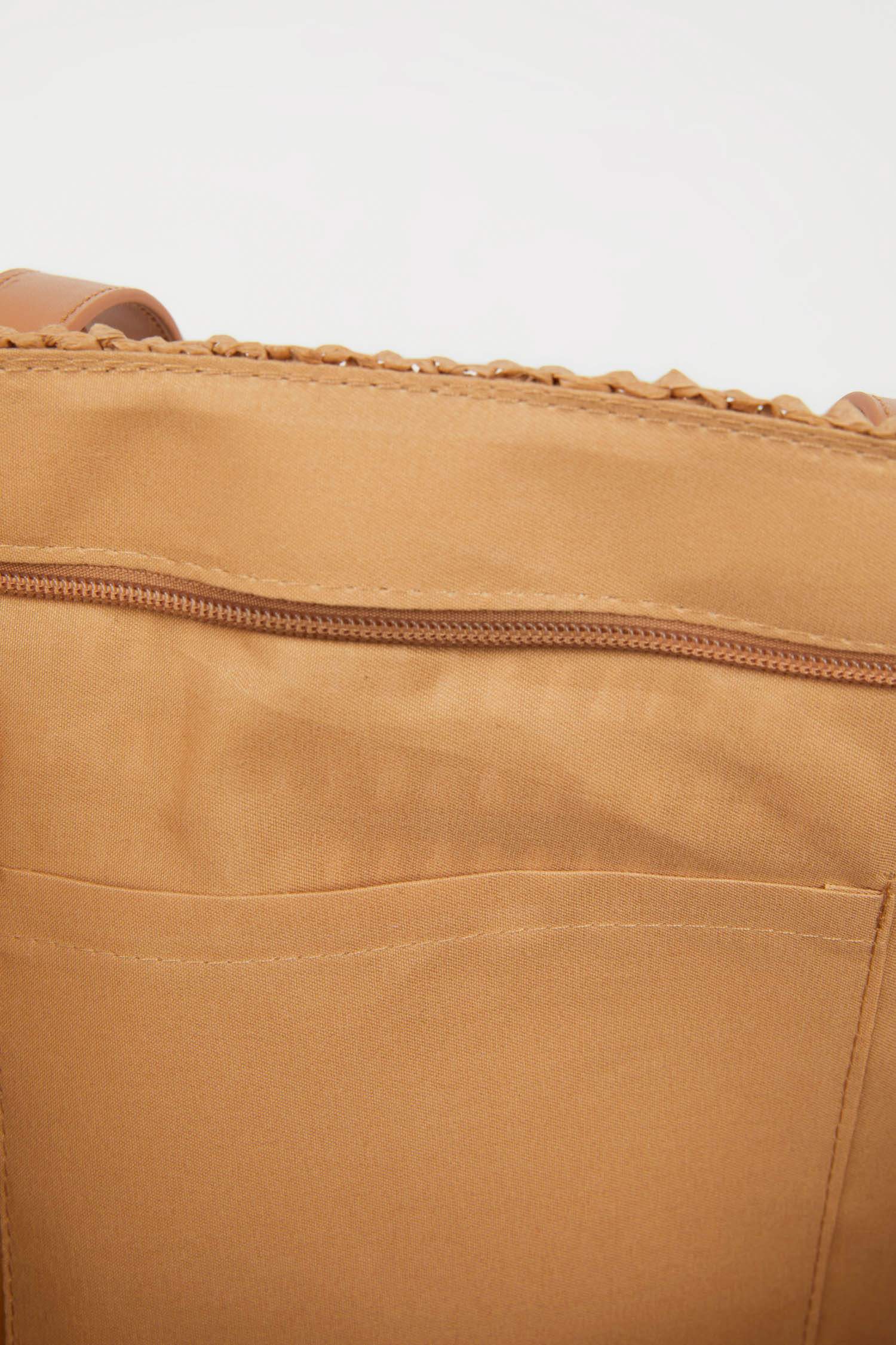 Woman Straw Shoulder Bag