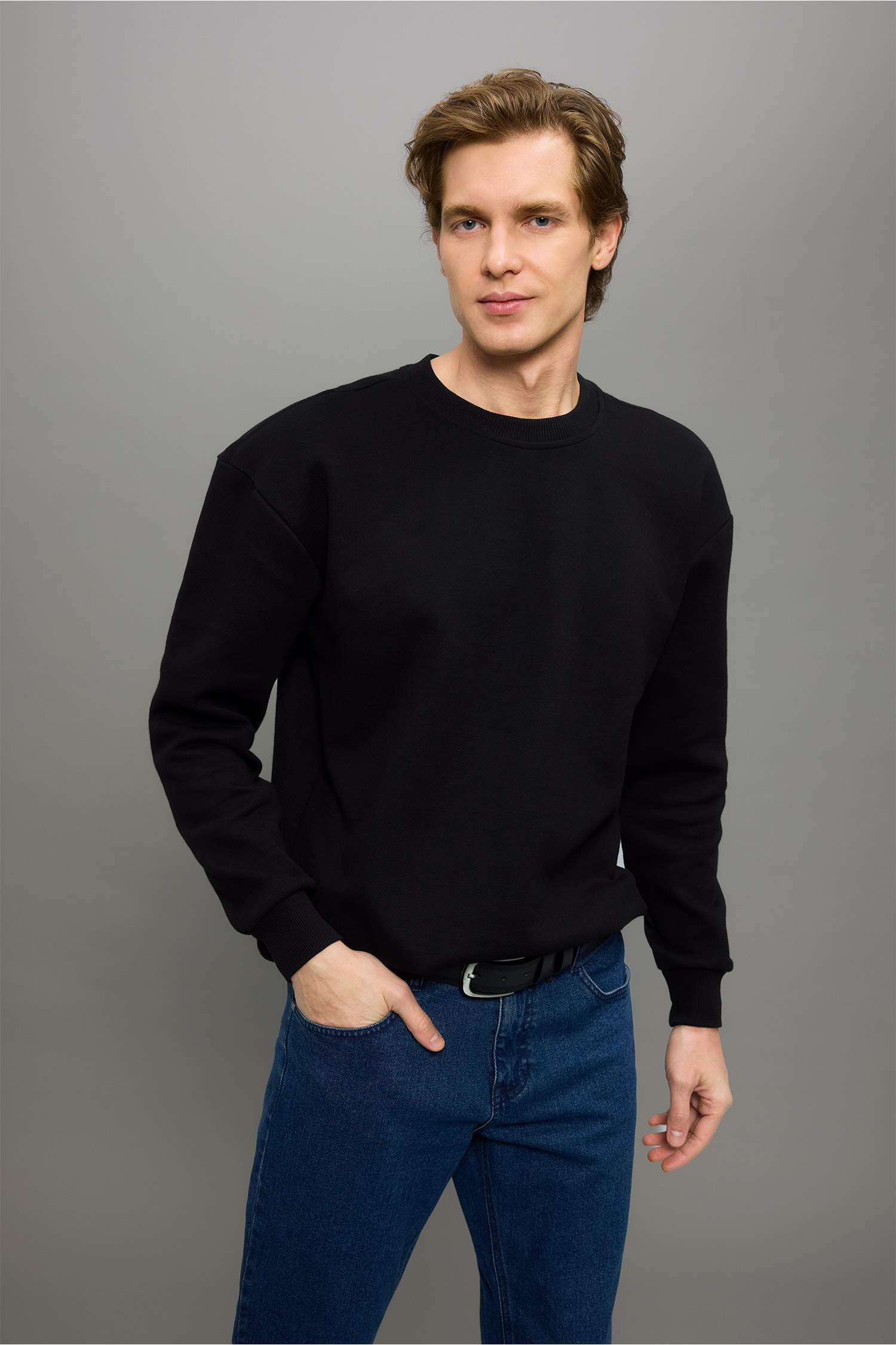 سويت شيرت أوفر سايز بياقة مستديرة