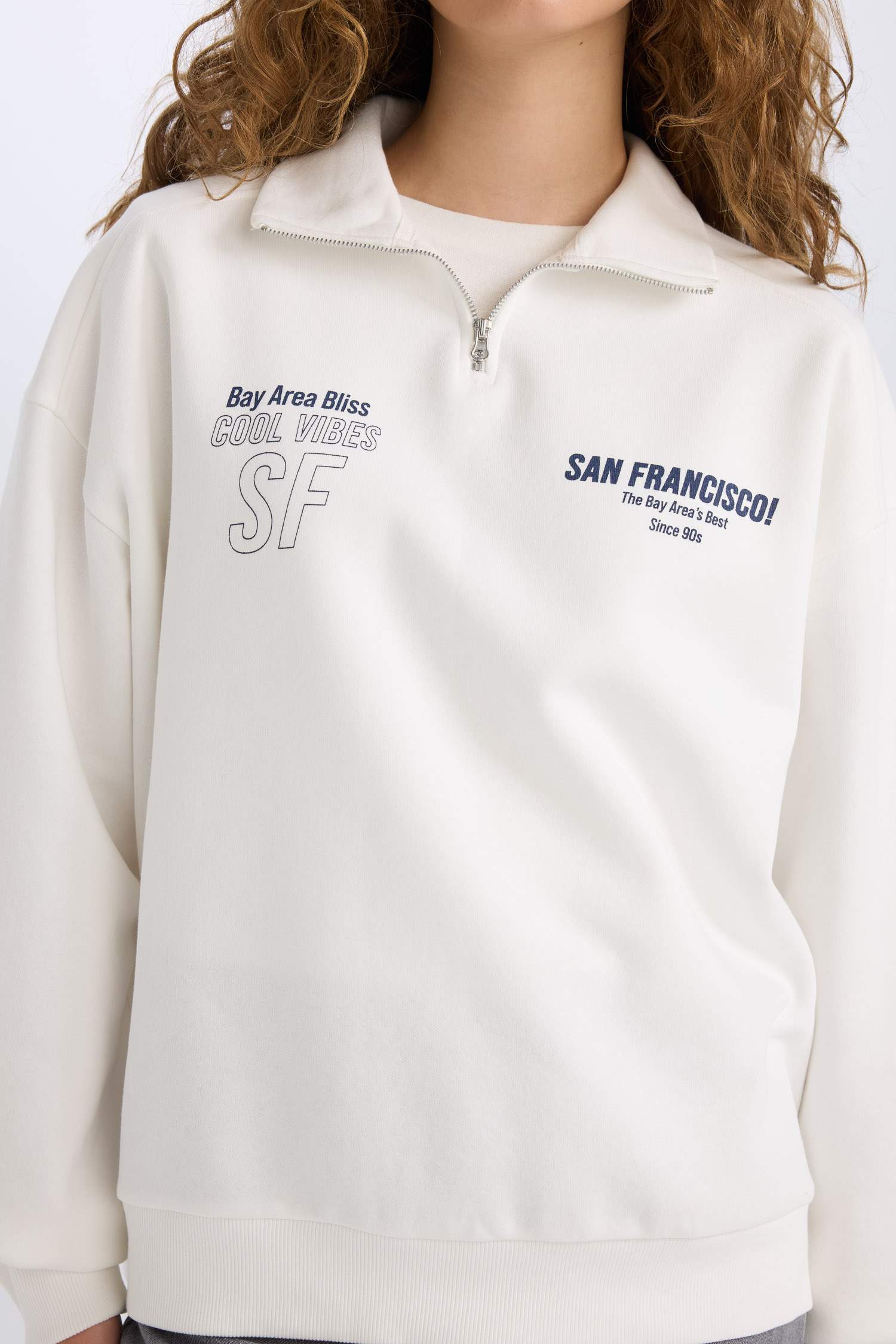 سويت شيرت ثقيل اوفر سايز وطبعة من الخلف