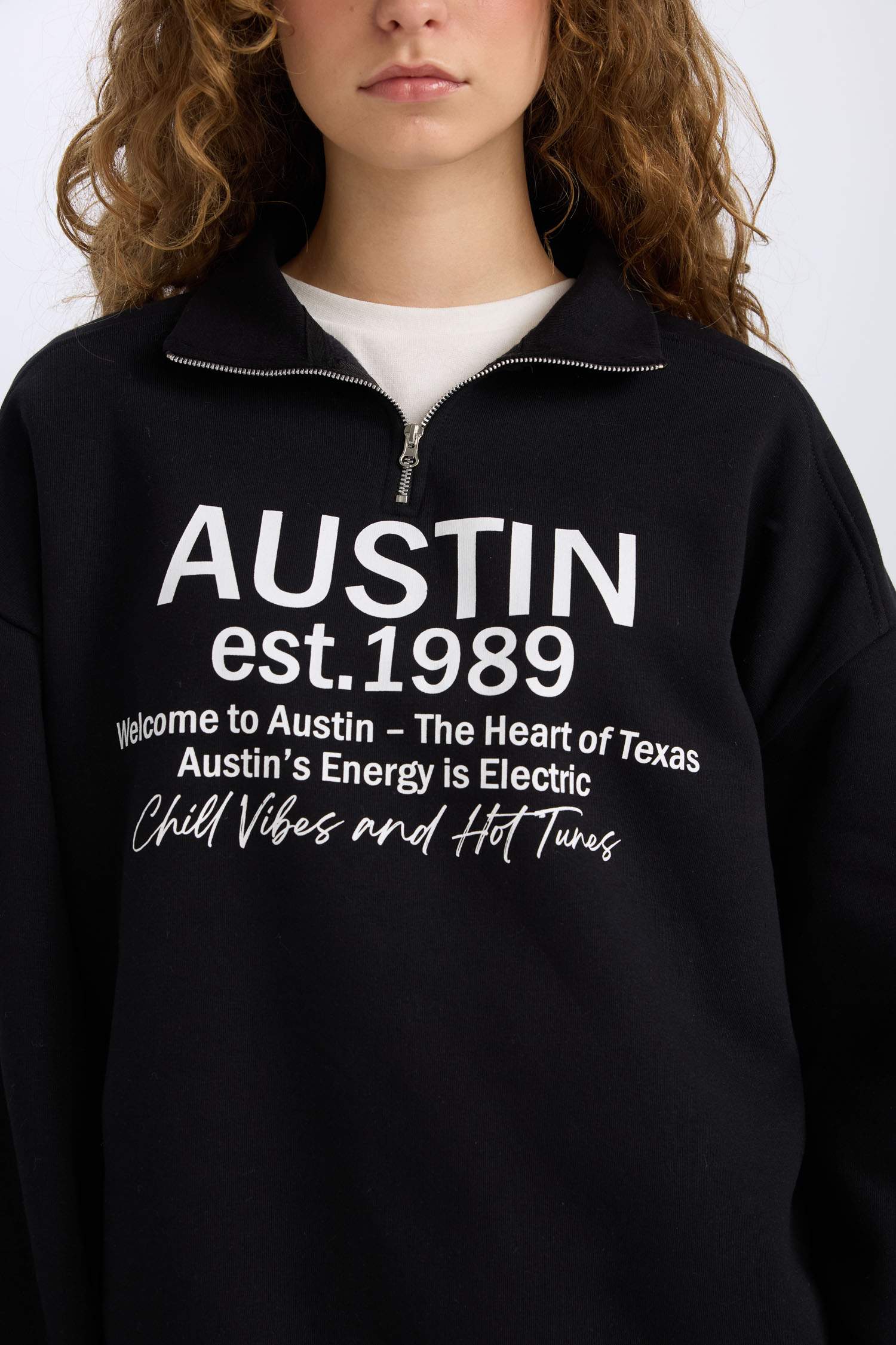 Oversize Geniş Kalıp Yarım Fermuarlı Sırt Baskılı Sweatshirt