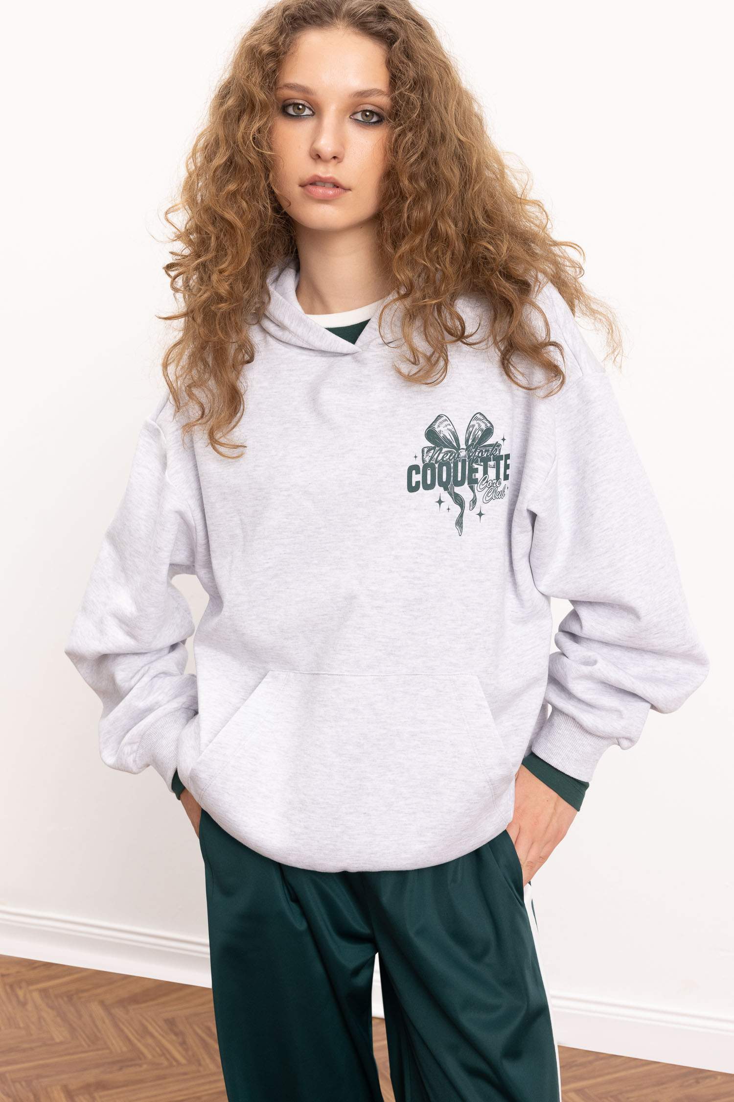 Oversize Geniş Kalıp Kapüşonlu Baskılı Kalın Sweatshirt