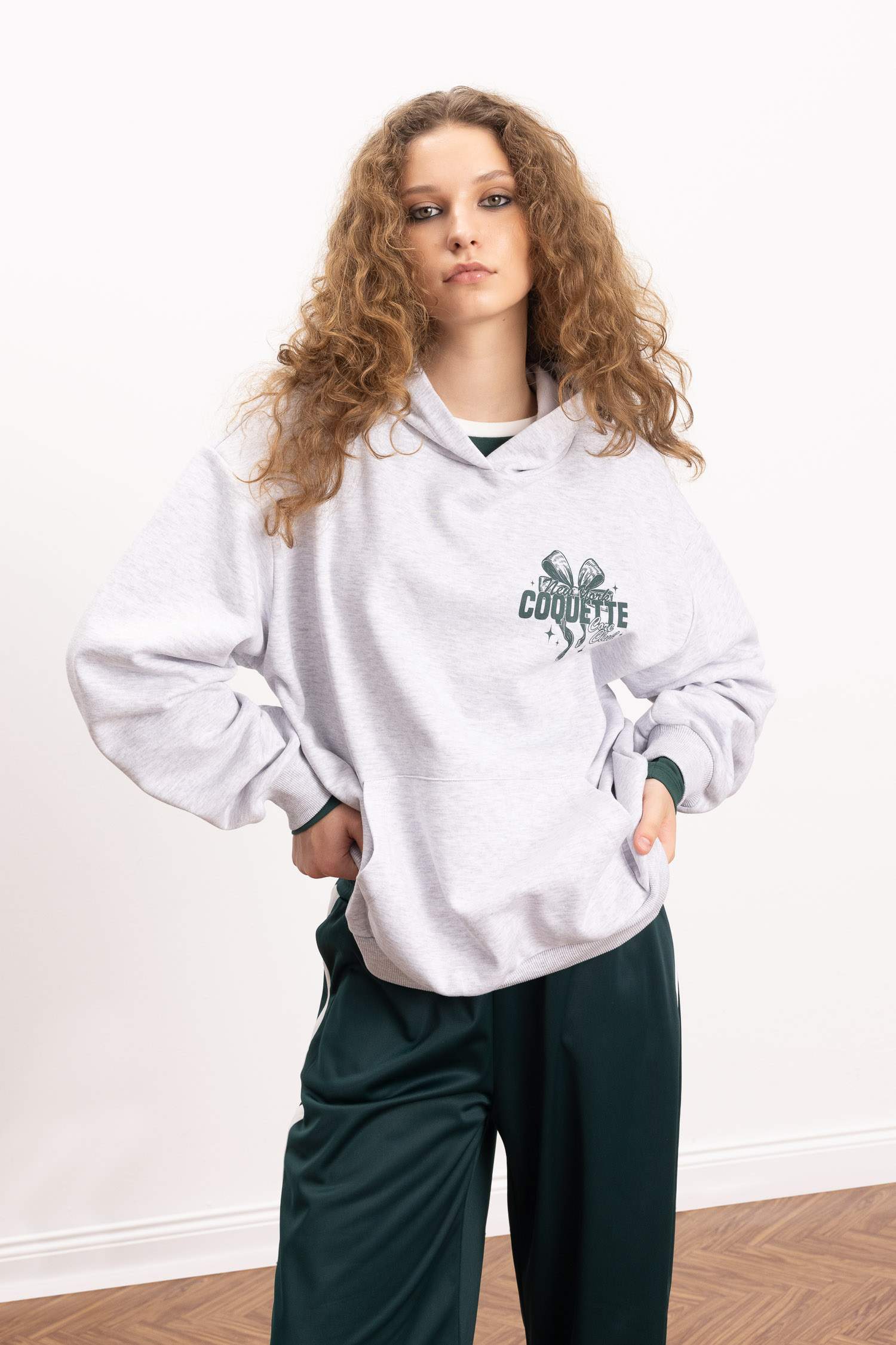 Oversize Geniş Kalıp Kapüşonlu Baskılı Kalın Sweatshirt