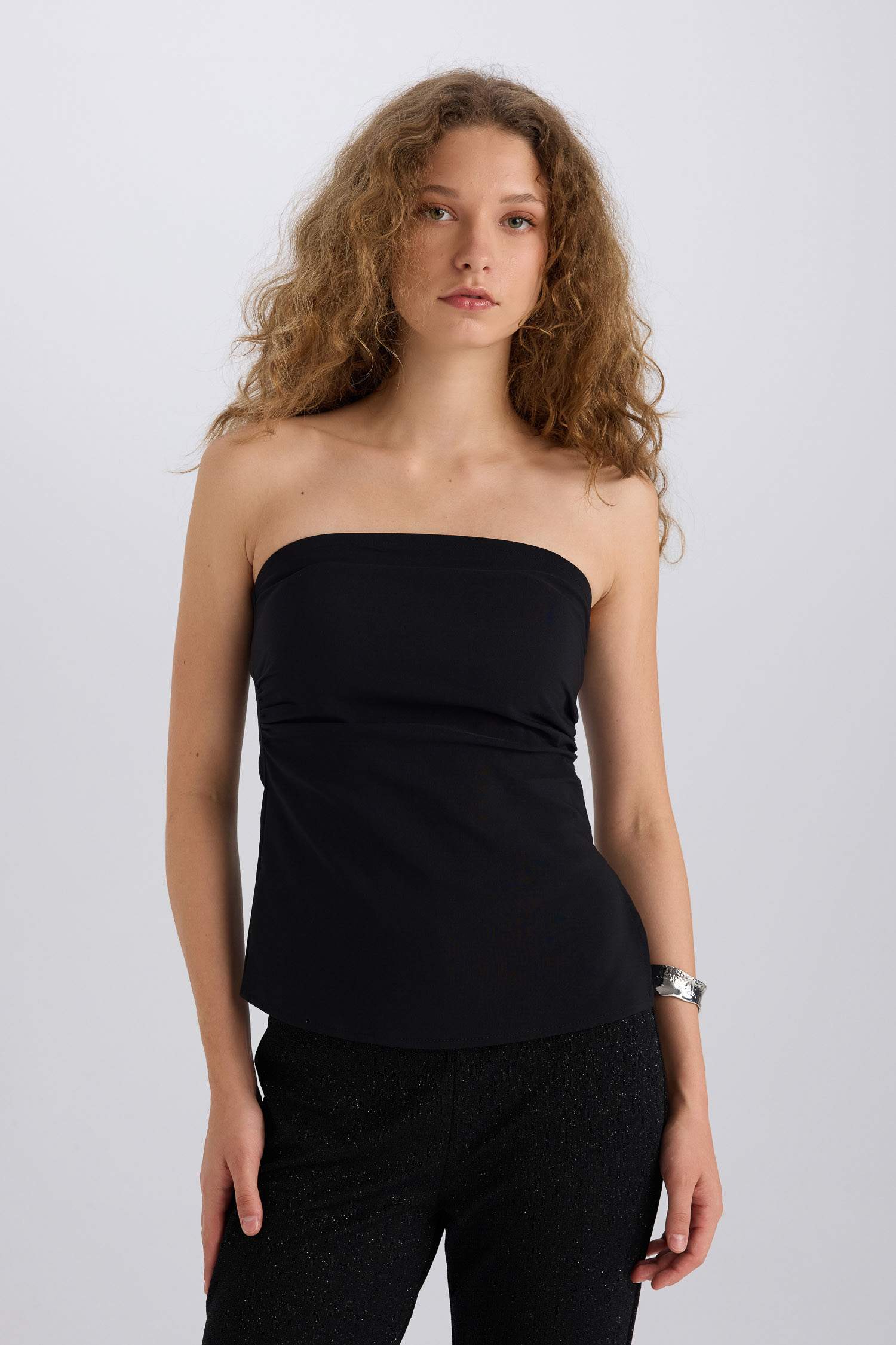 Fitted Bengalin Basic Strapless Black Blouse