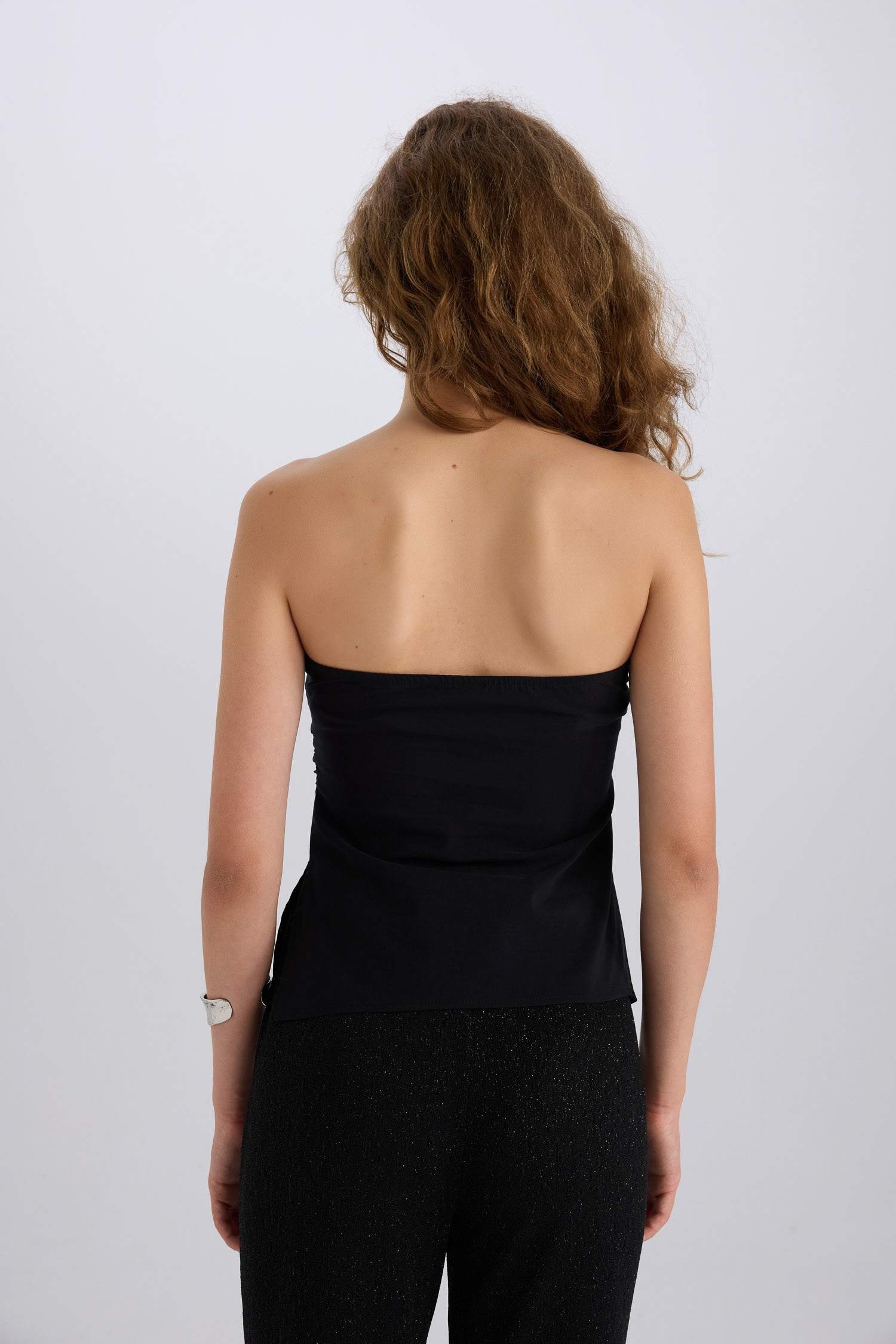 Fitted Bengalin Basic Strapless Black Blouse