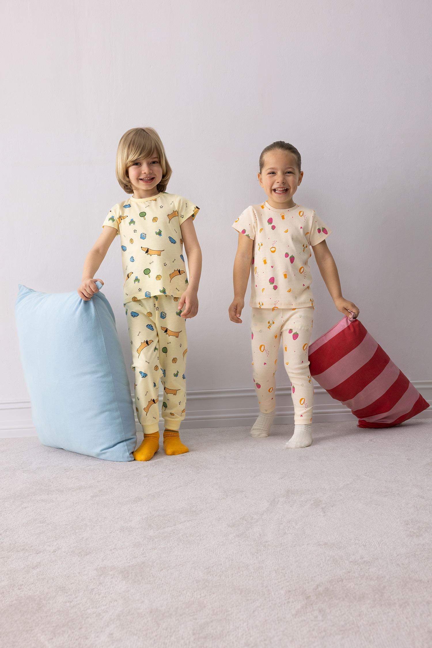 Kız Bebek Pijama Takımı Meyve Baskılı Fitilli Kaşkorse Kısa Kollu Üst Beli Lastikli Uzun Alt