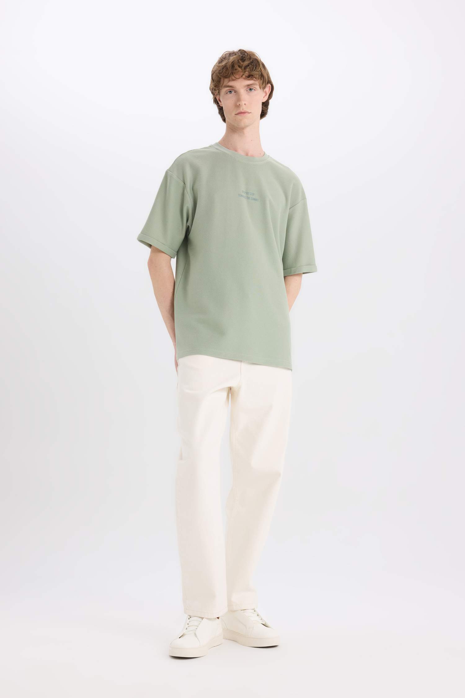 Boxy fit футболка с круглым вырезом и короткими рукавами, с принтом