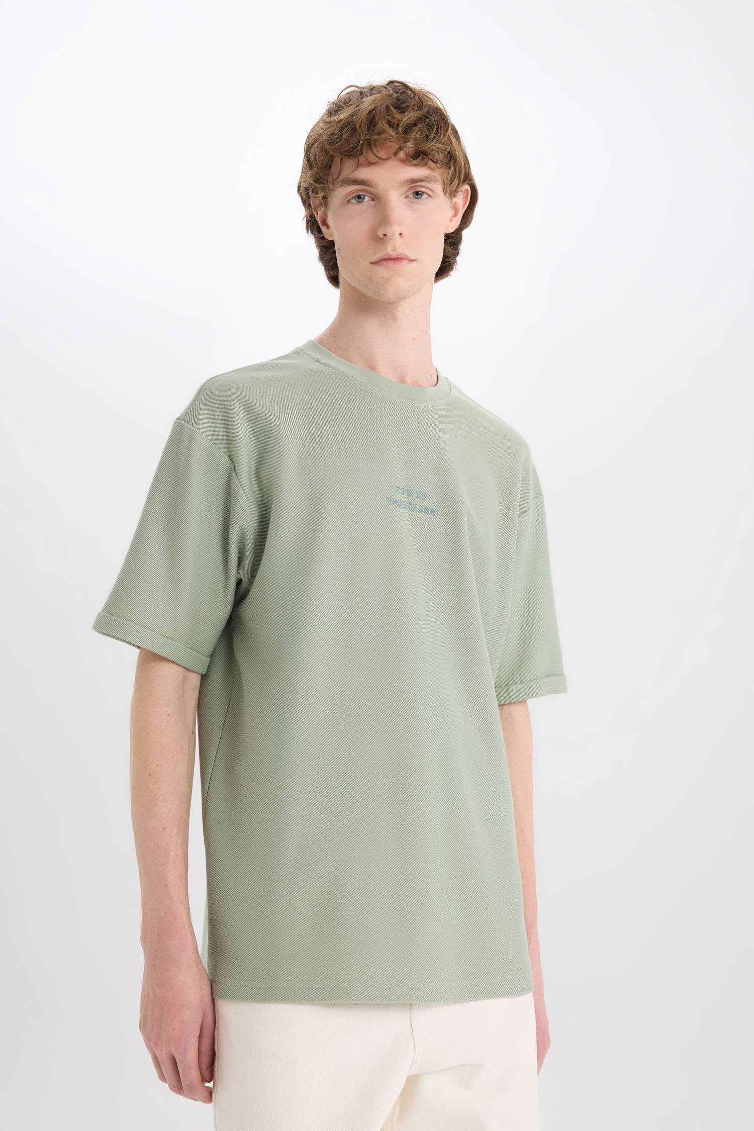 Boxy fit футболка с круглым вырезом и короткими рукавами, с принтом