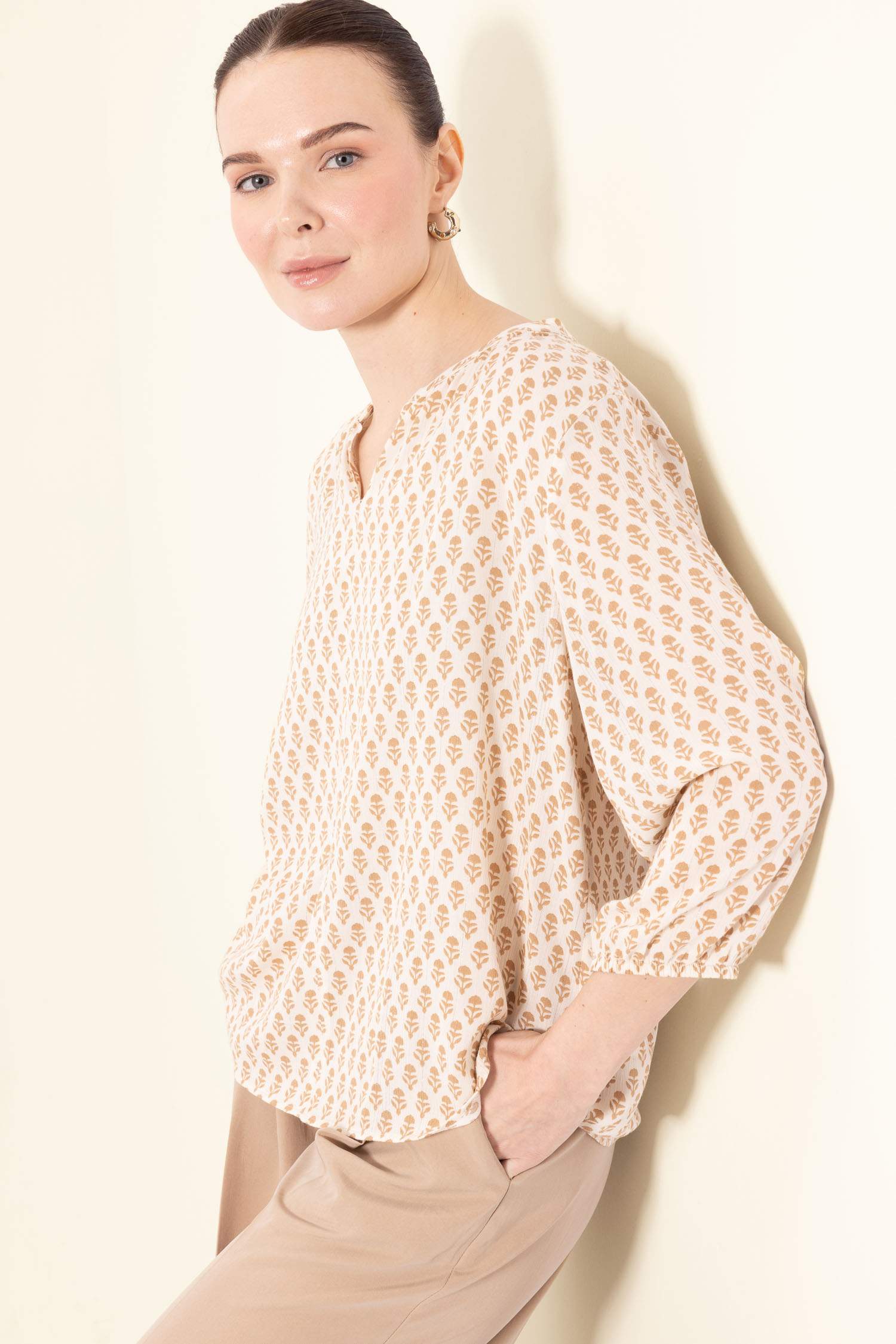 Regular Fit Apaş Yaka Simli Kumaş Uzun Kollu Bluz