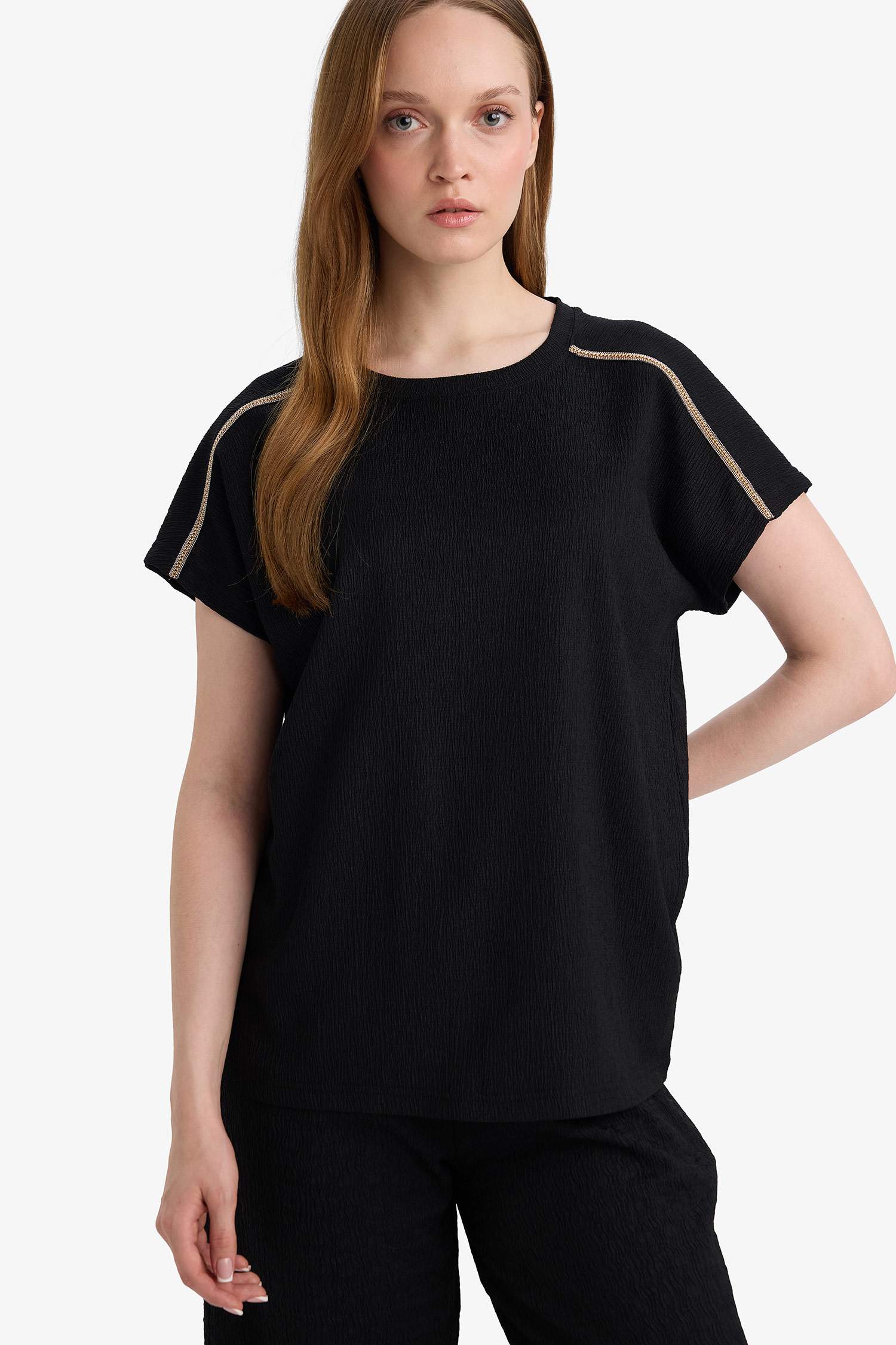 Футболка из жатой ткани Regular Fit с коротким рукавом