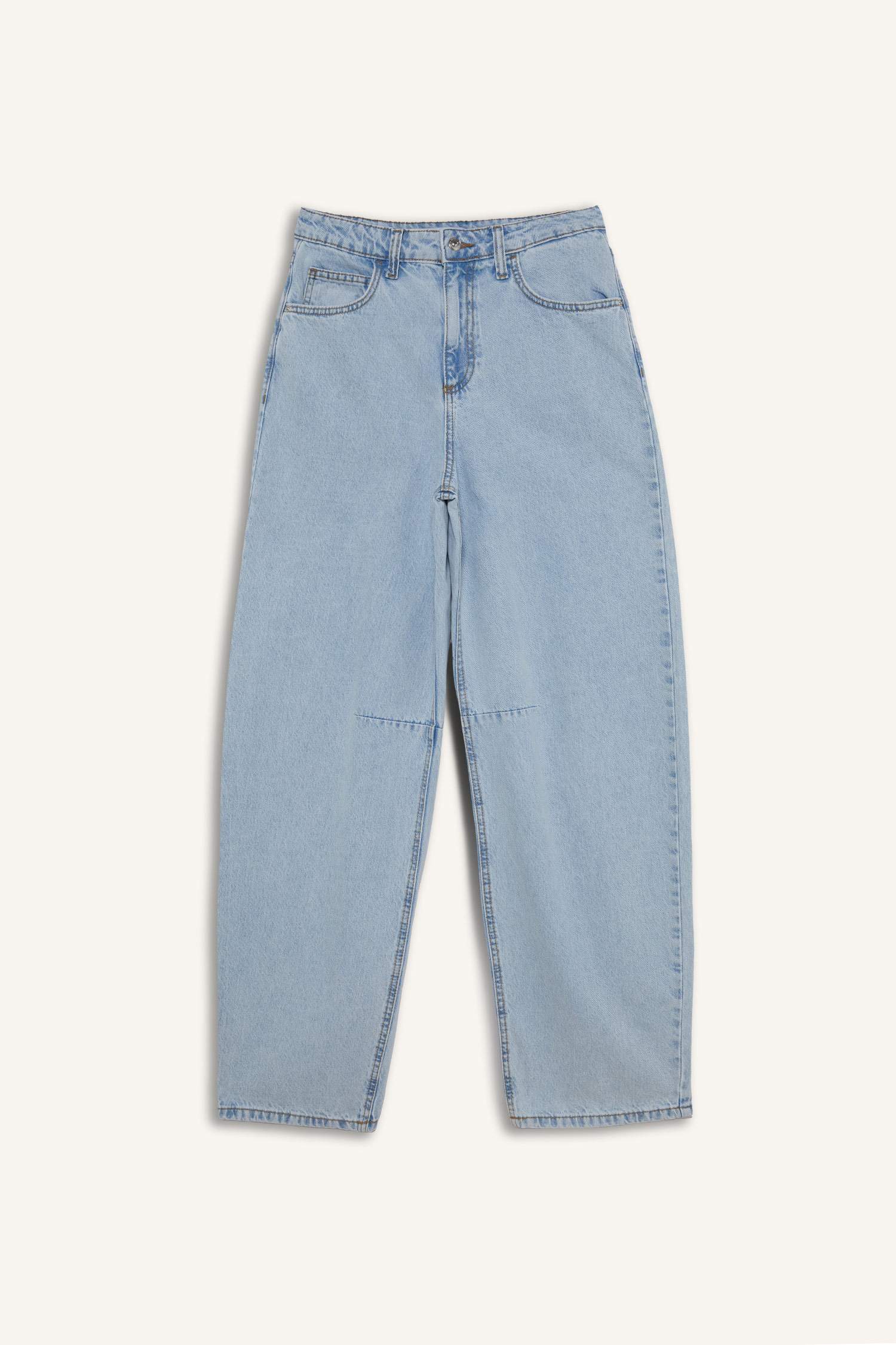 بنطرون جينز باجي فيت برجل عادي وخصر عالي