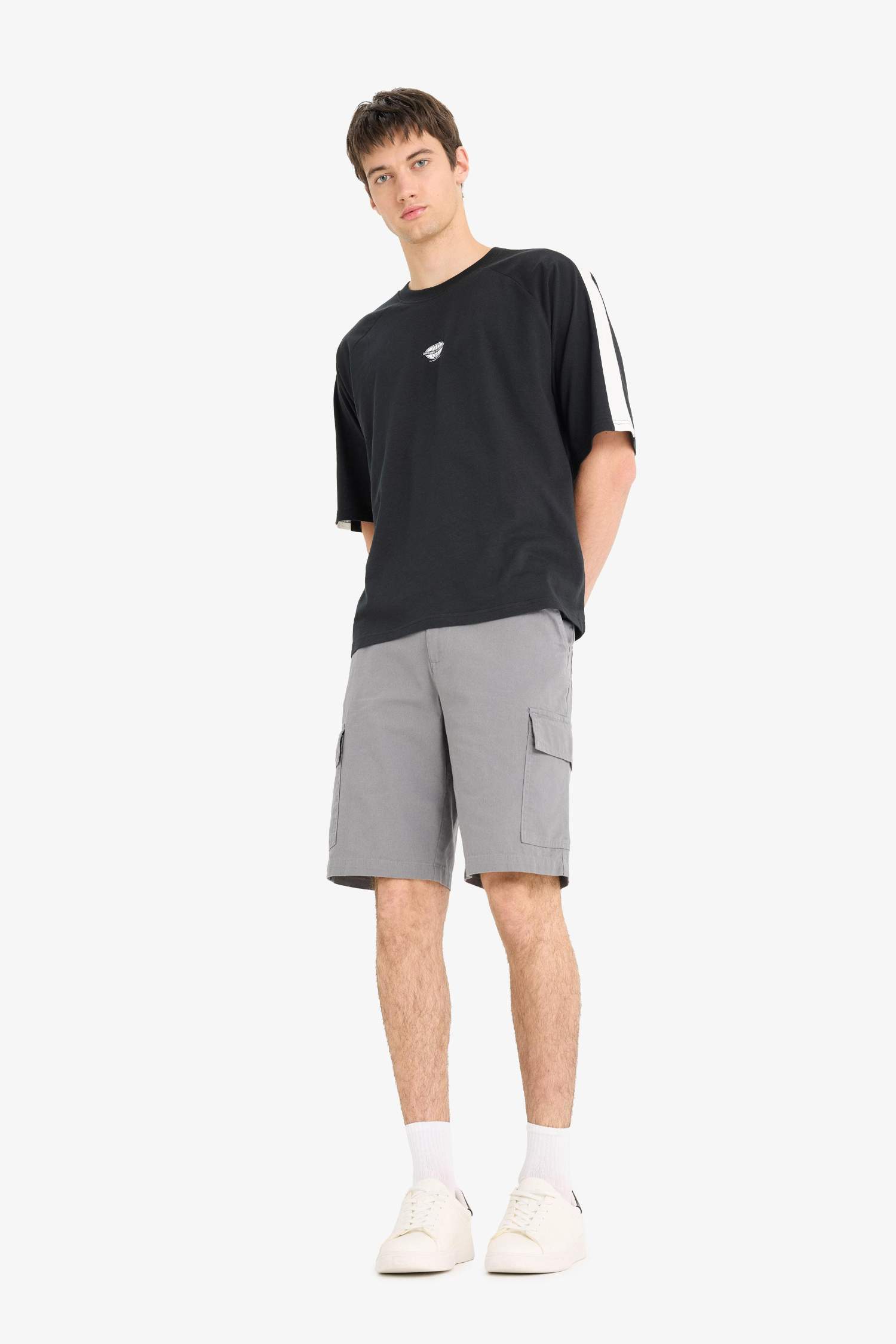 Regular Fit Cargo Pocketed Cotton Bermuda Shorts