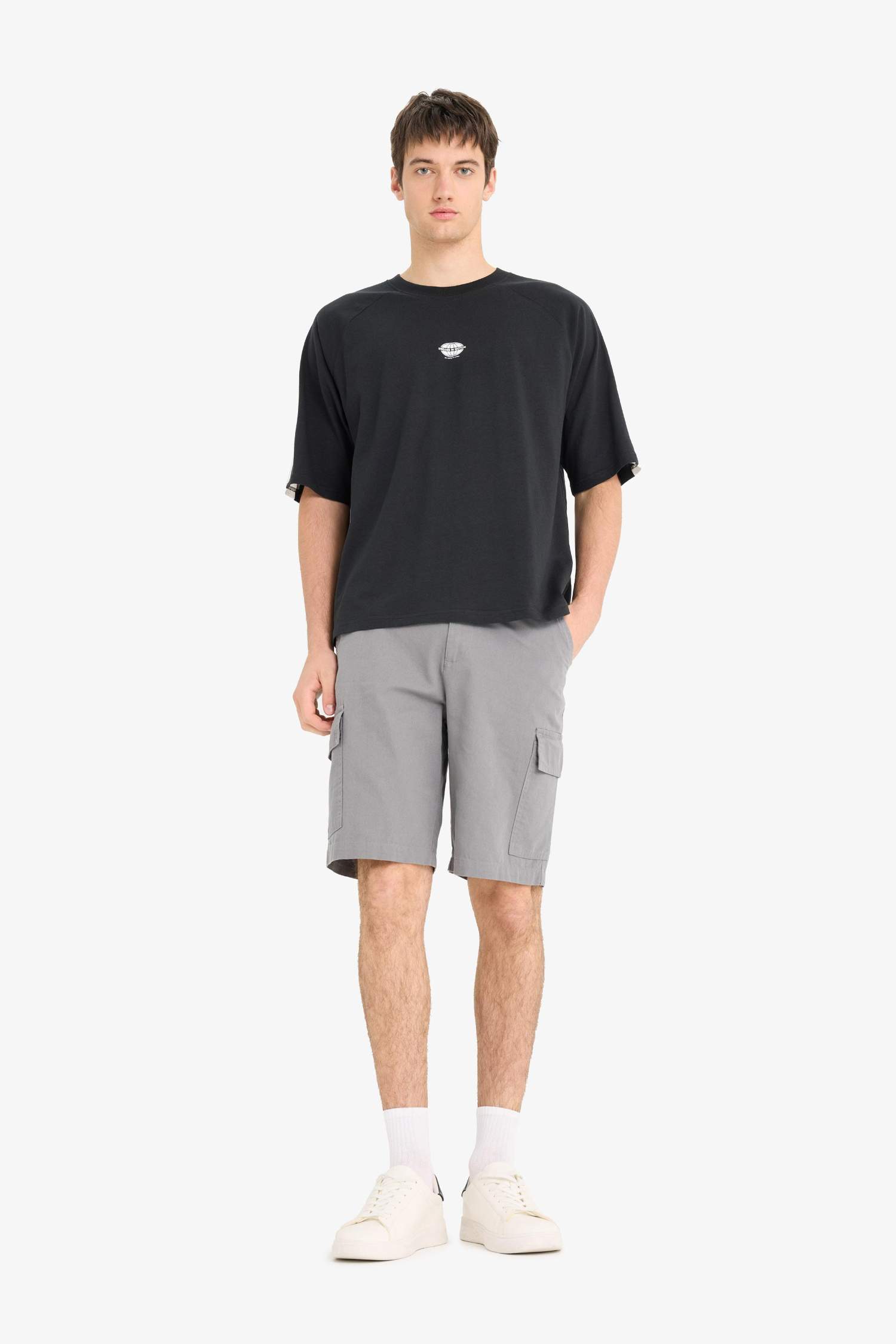 Regular Fit Cargo Pocketed Cotton Bermuda Shorts