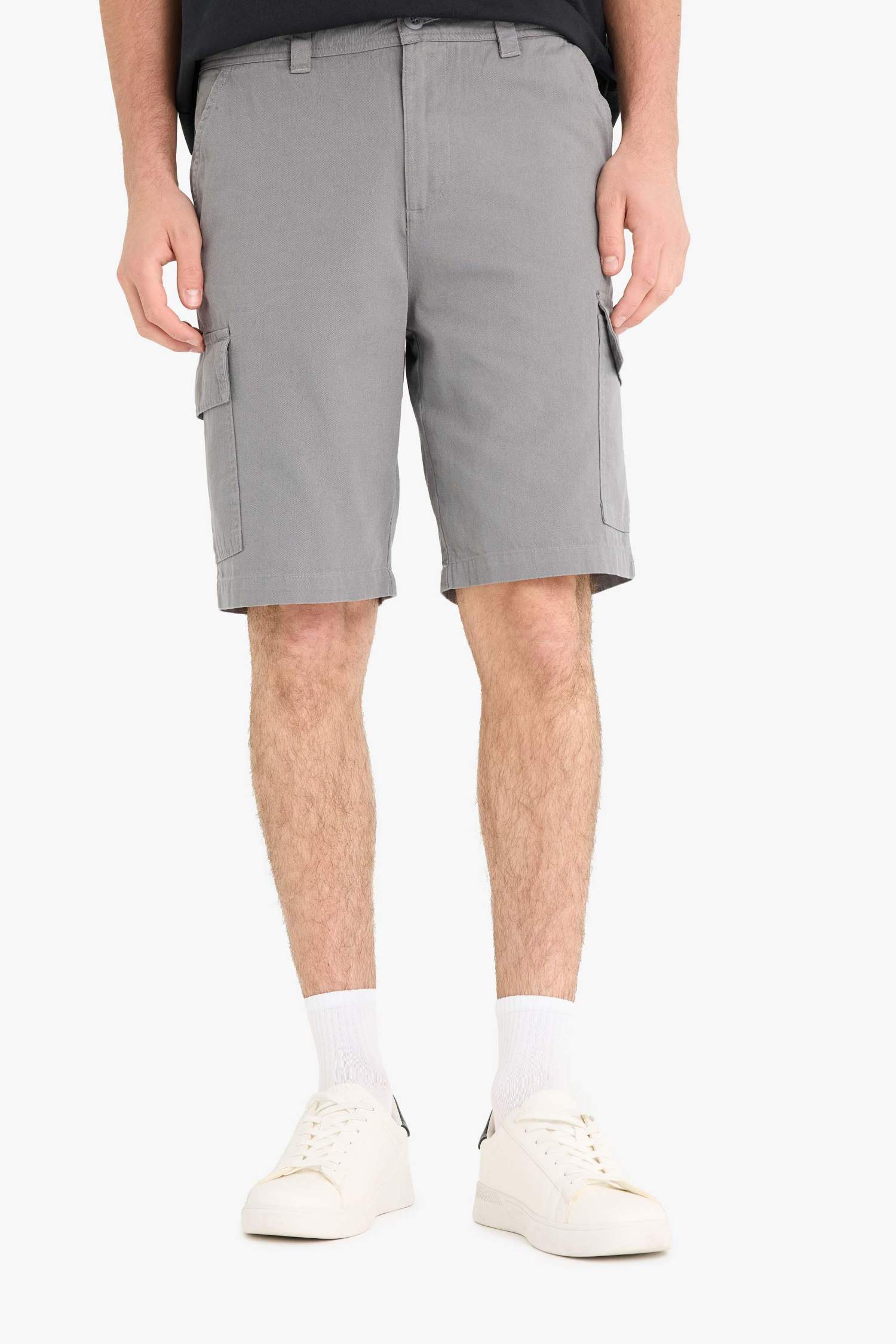 Regular Fit Cargo Pocketed Cotton Bermuda Shorts