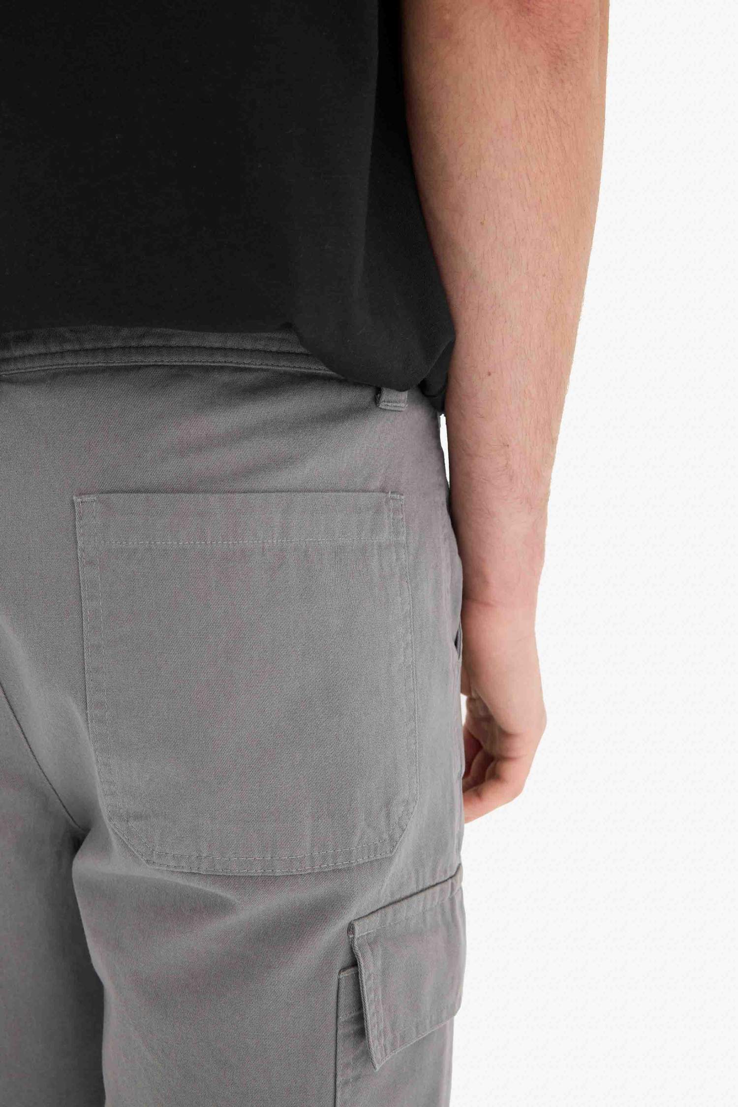 Regular Fit Cargo Pocketed Cotton Bermuda Shorts