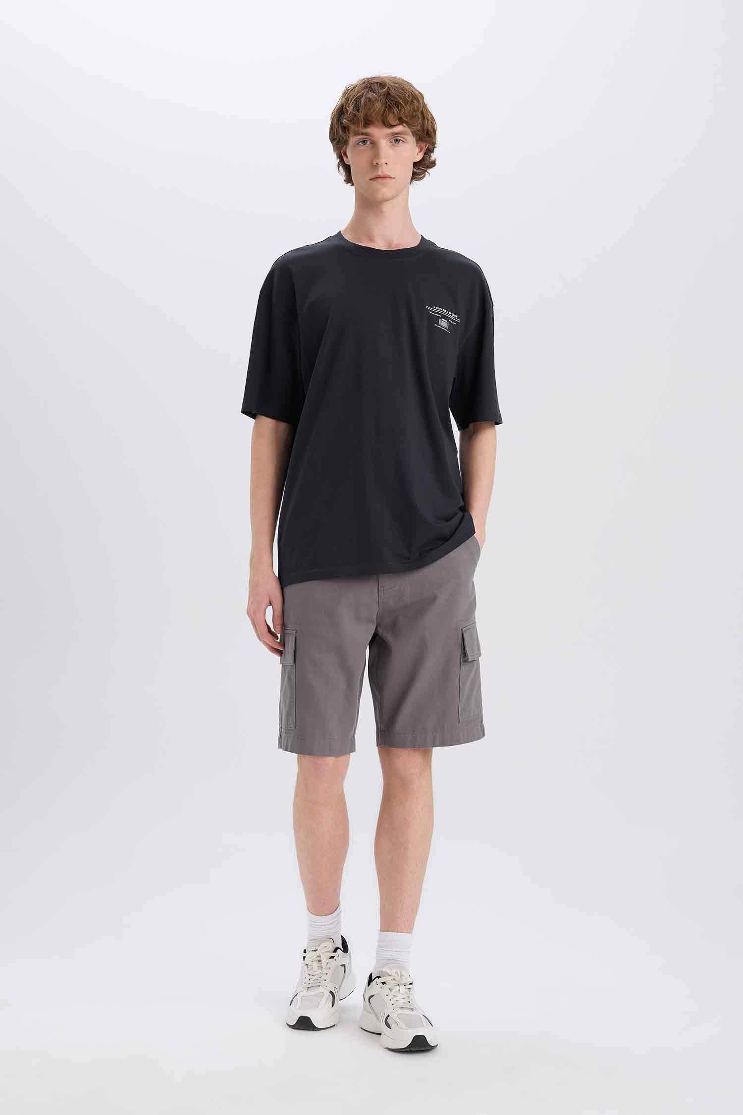 شورت برمودا من قطن قصة عادية بجيوب كارجو