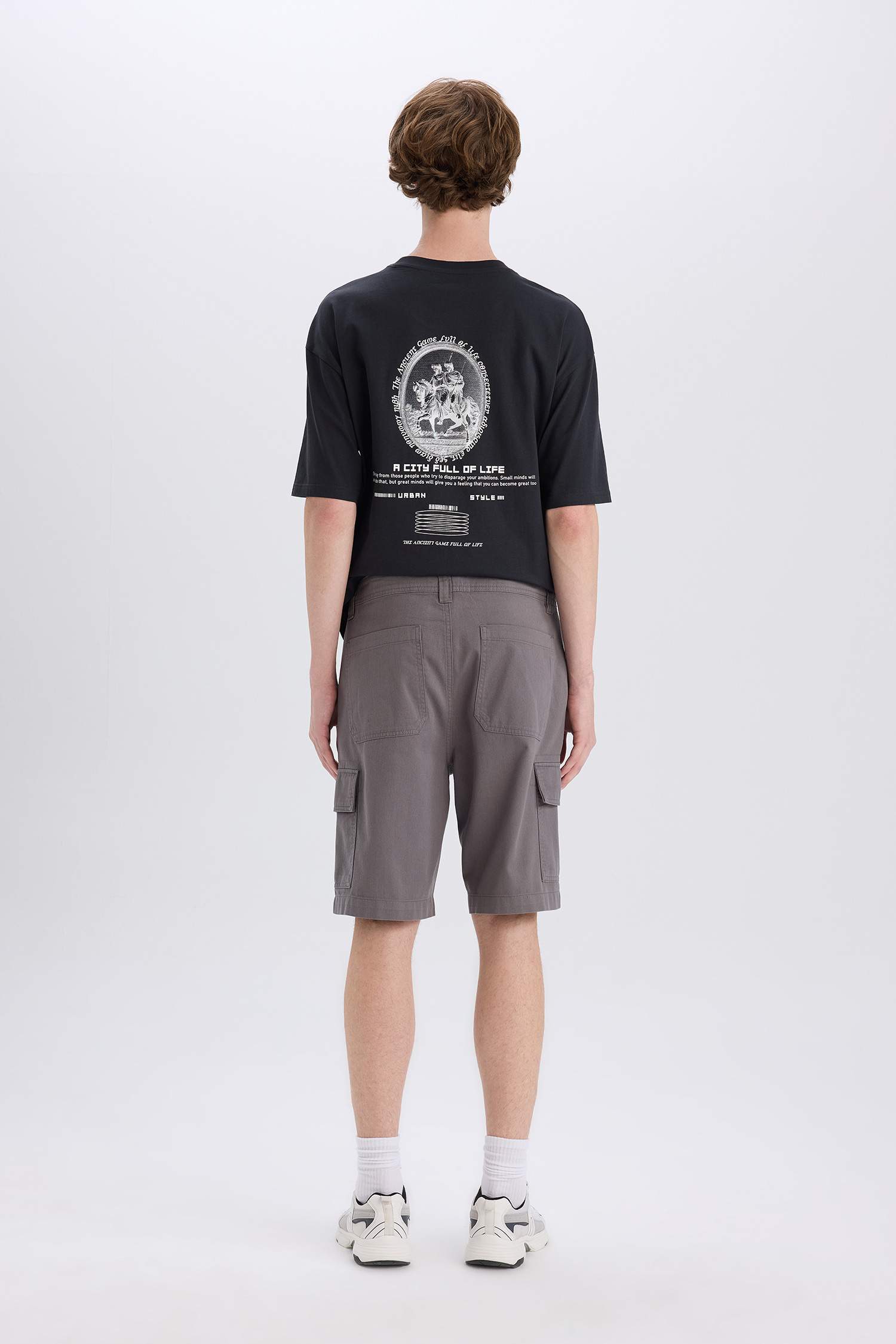 شورت برمودا من قطن قصة عادية بجيوب كارجو