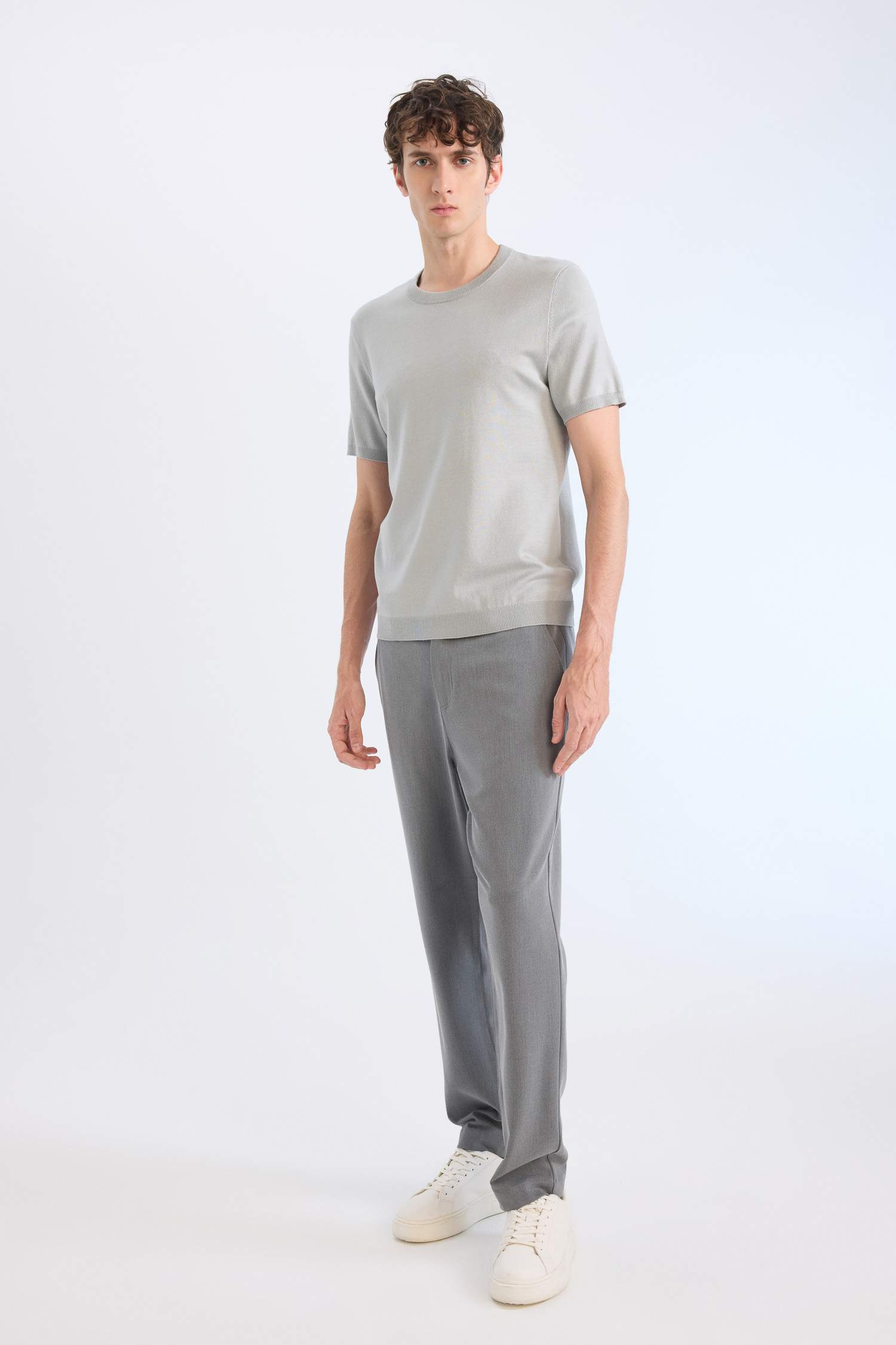 تيشيرت تريكو قصة عادية بياقة مستديرة