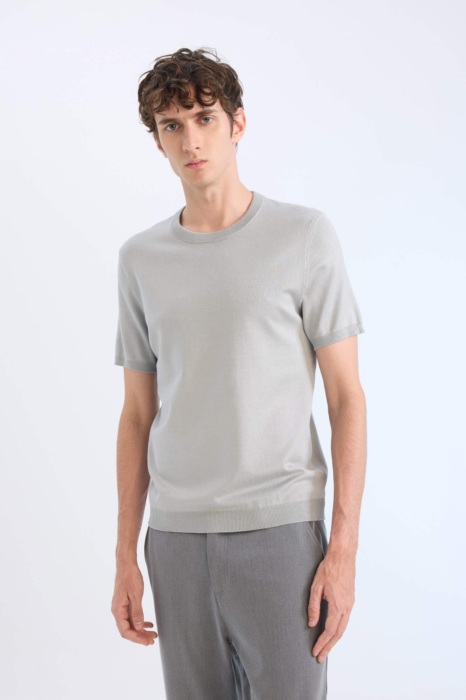 تيشيرت تريكو قصة عادية بياقة مستديرة