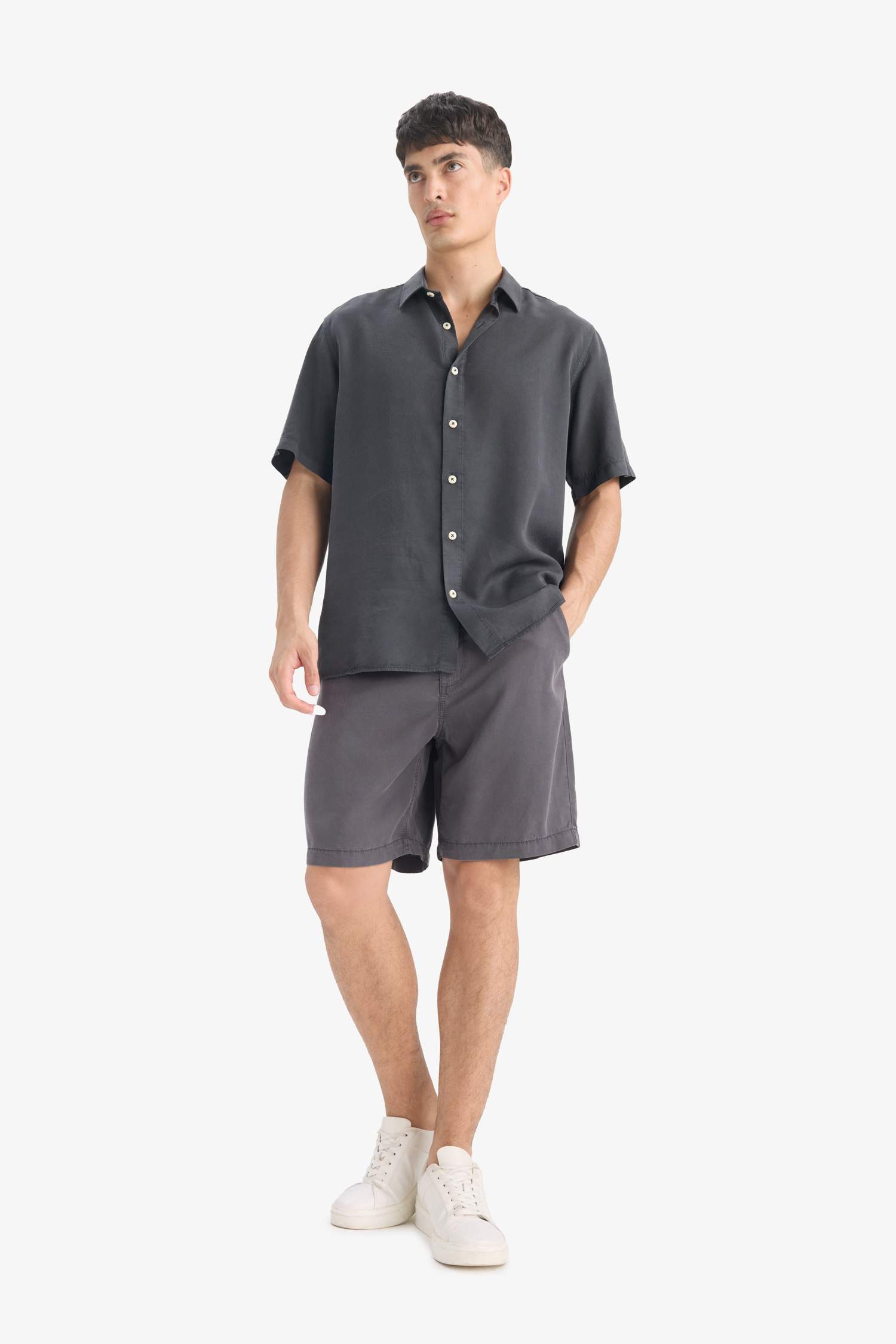 شورت برمودا قصة مريحة