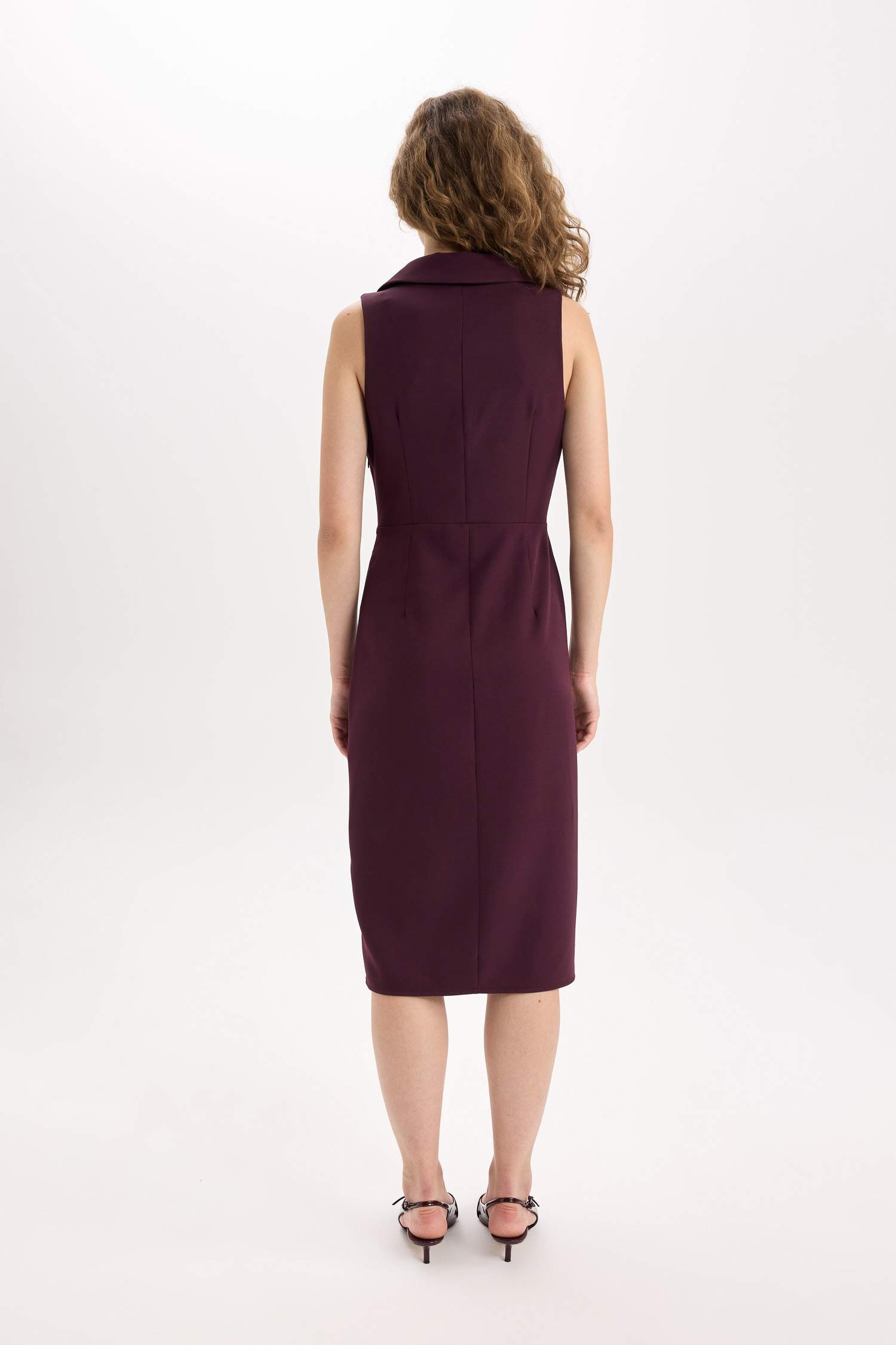 Straight Fit Kruvaze Yaka Düğmeli Yırtmaçlı Kolsuz Midi Elbise