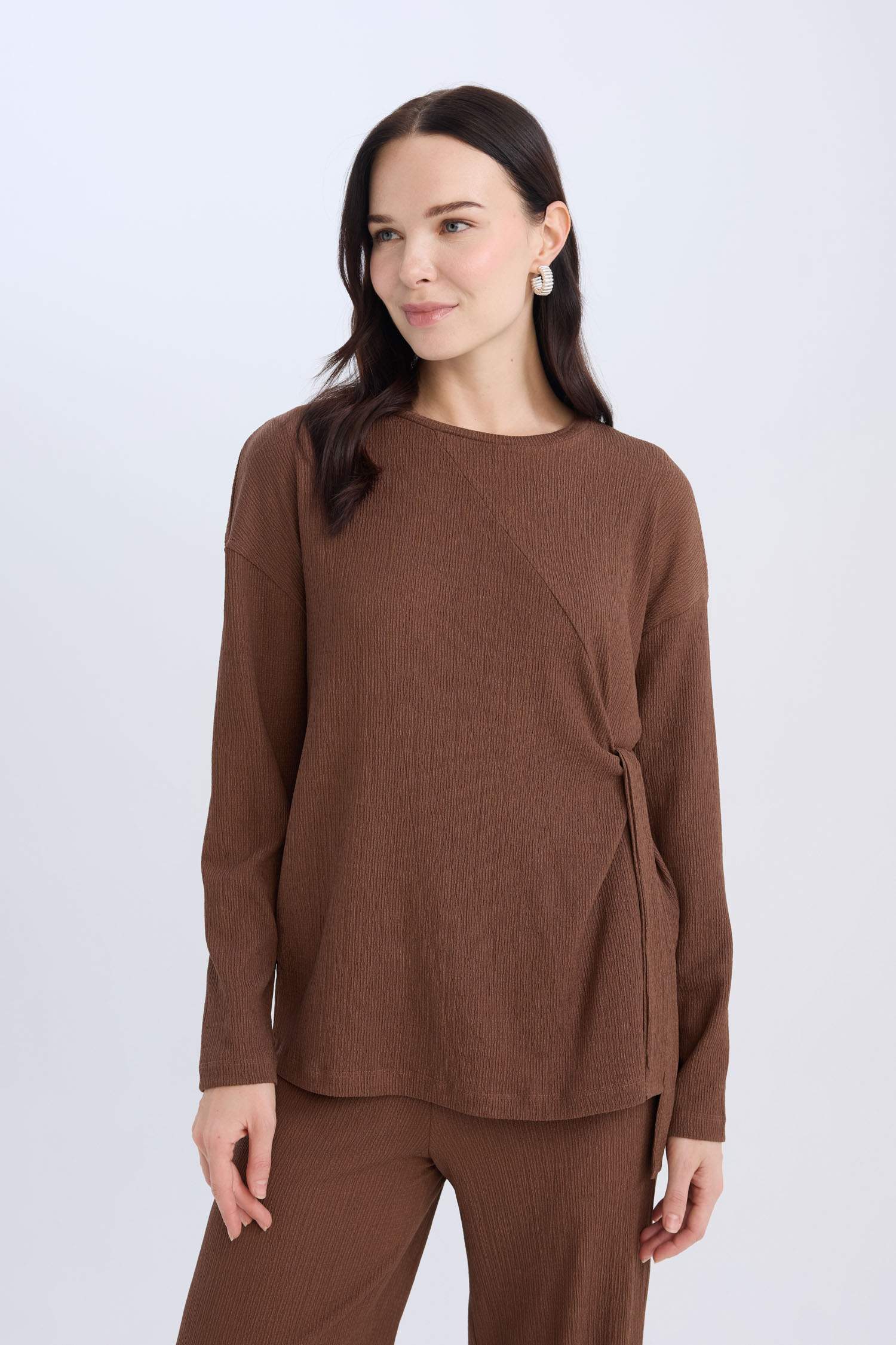 Regular Fit Bisiklet Yaka Bağlamalı Bürümcük Uzun Kollu Tişört