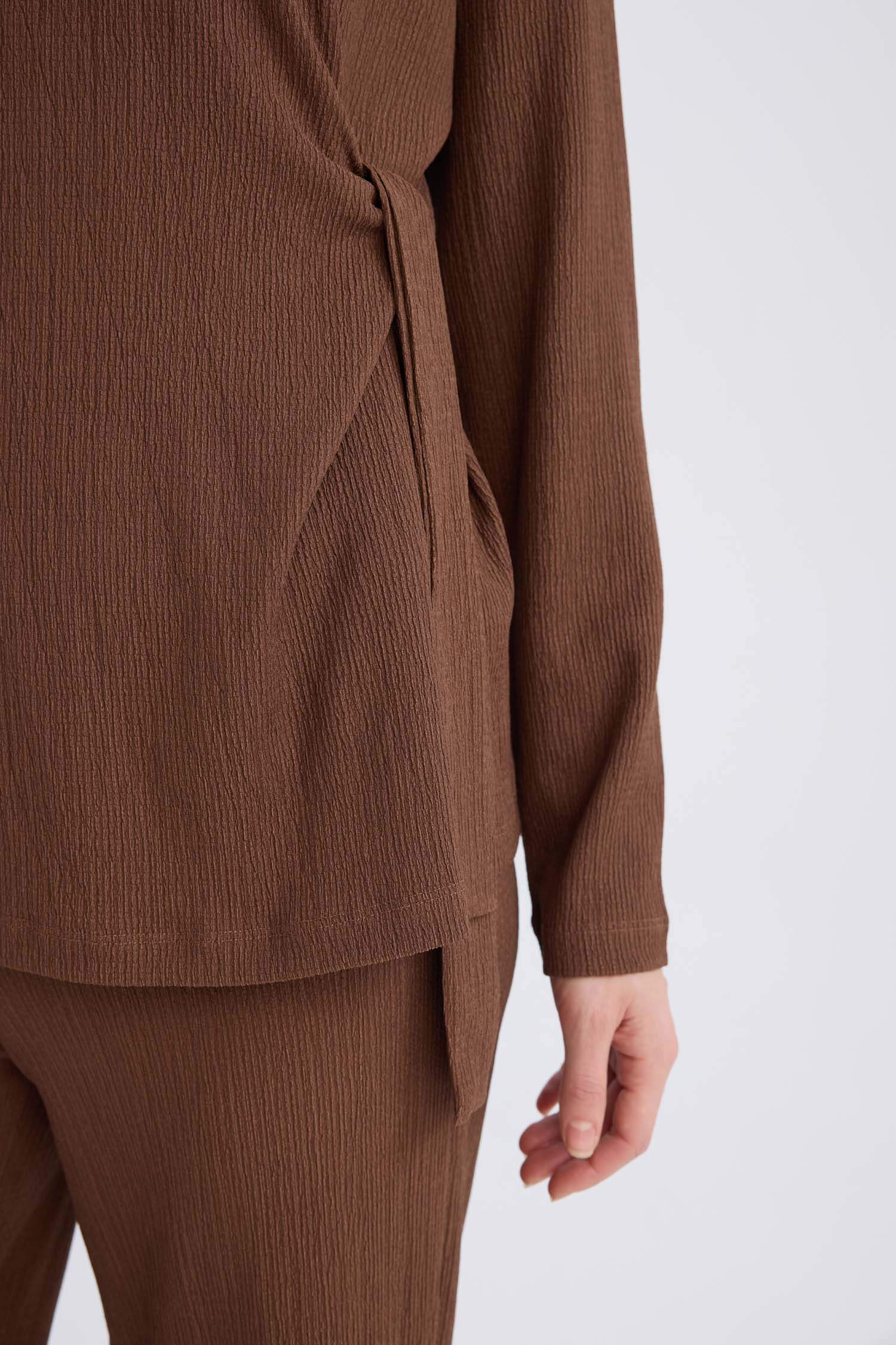 تيشيرت كم طويل القماش المنسوج قصة عادية برقبة مستديرة