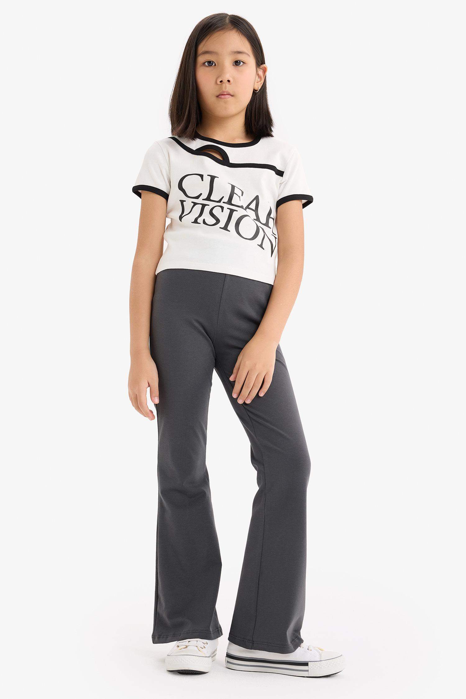 Детские брюки с расклешенными штанинами