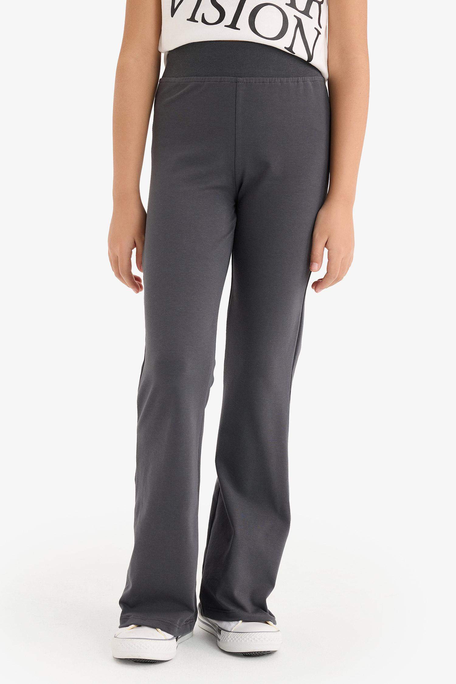 Детские брюки с расклешенными штанинами