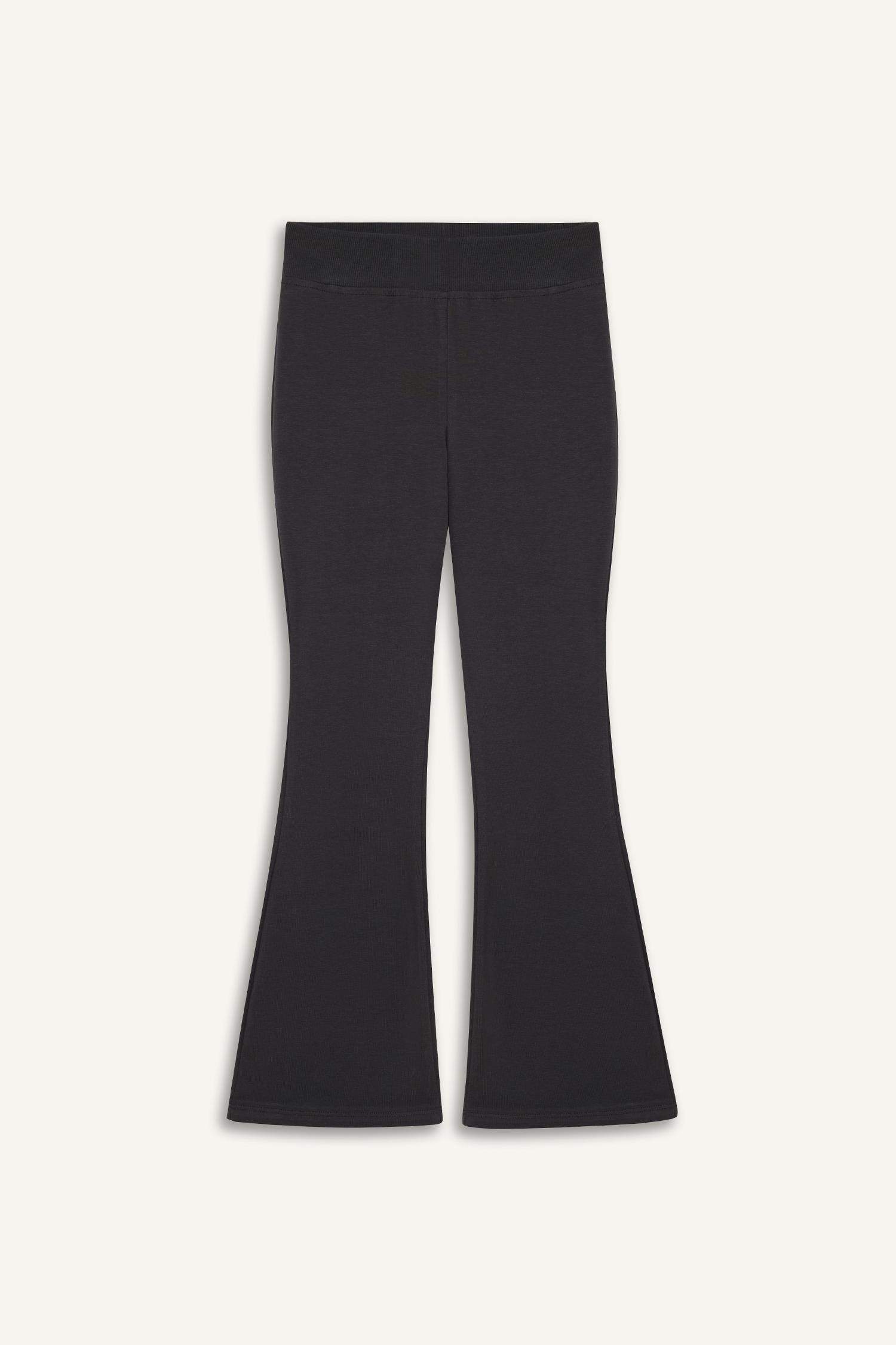 Детские брюки с расклешенными штанинами