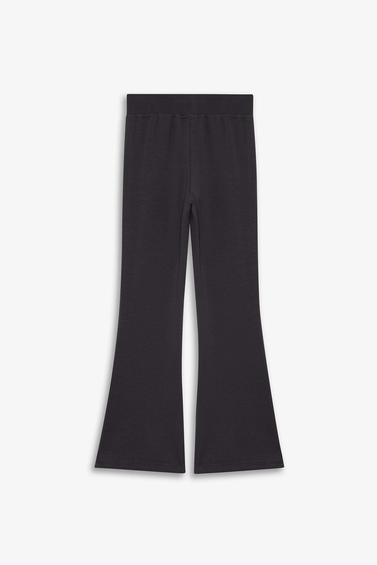 Детские брюки с расклешенными штанинами