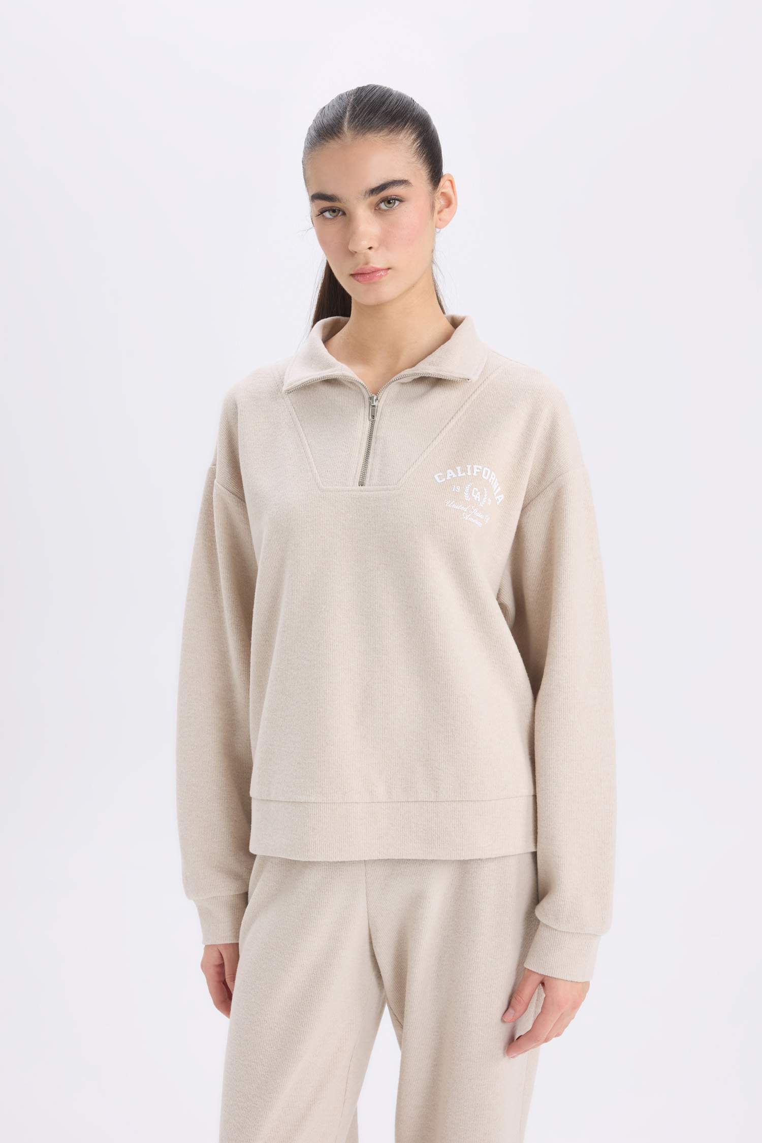 Regular Fit Yarım Fermuarlı Baskılı Sweatshirt