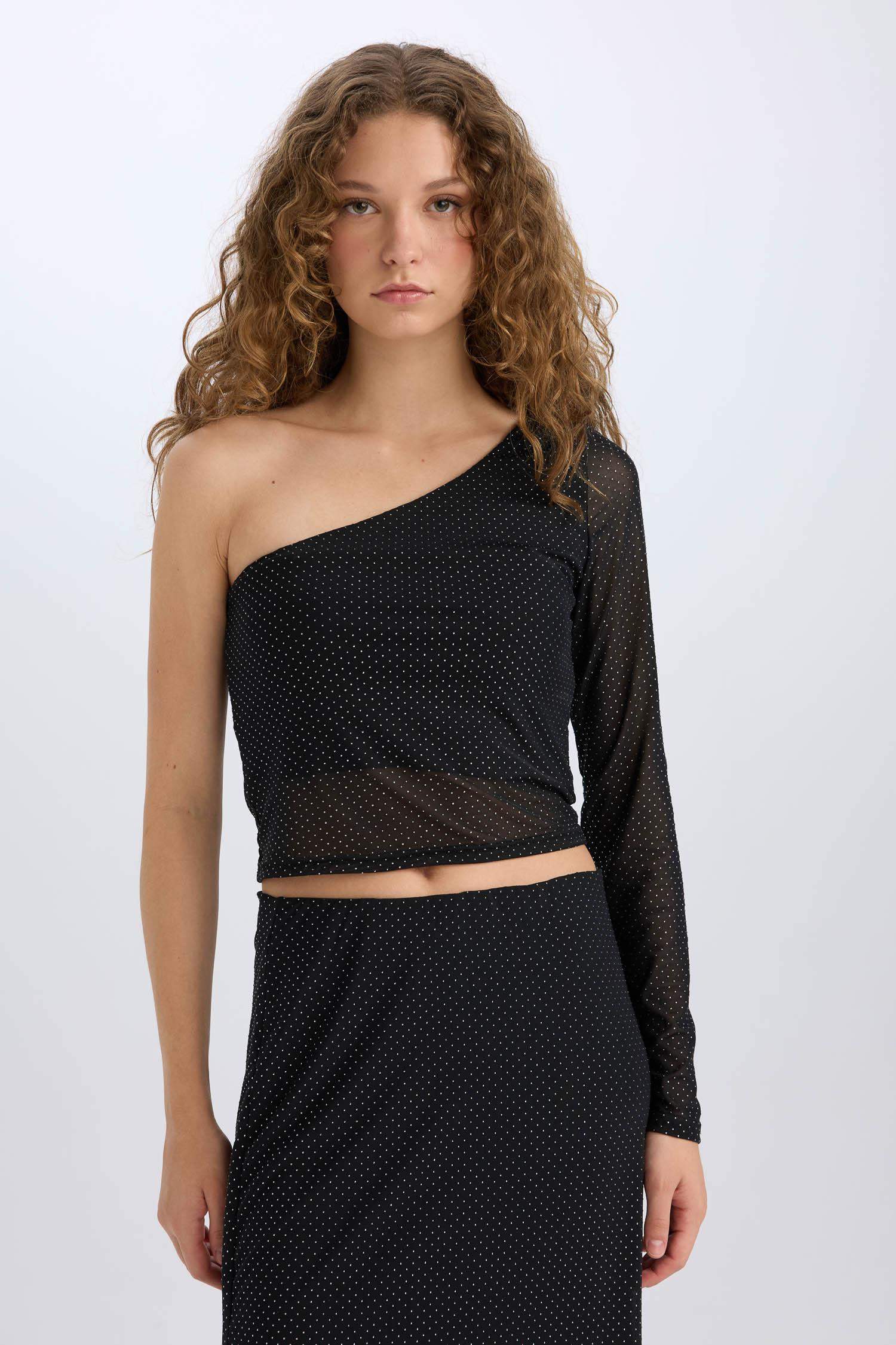 تي شيرت كم طويل سليم فيت ميش بكتف مكشوف