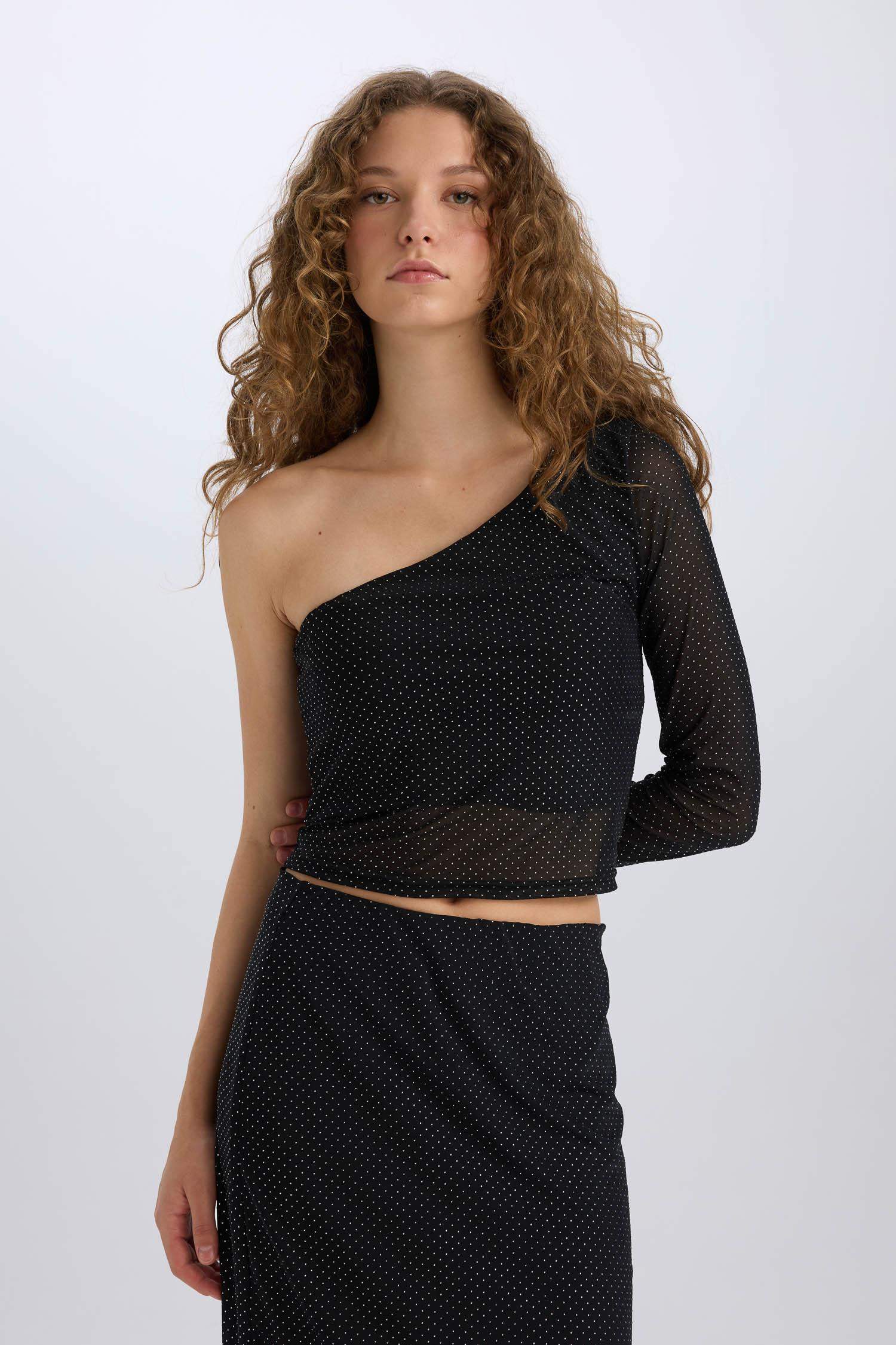 تي شيرت كم طويل سليم فيت ميش بكتف مكشوف