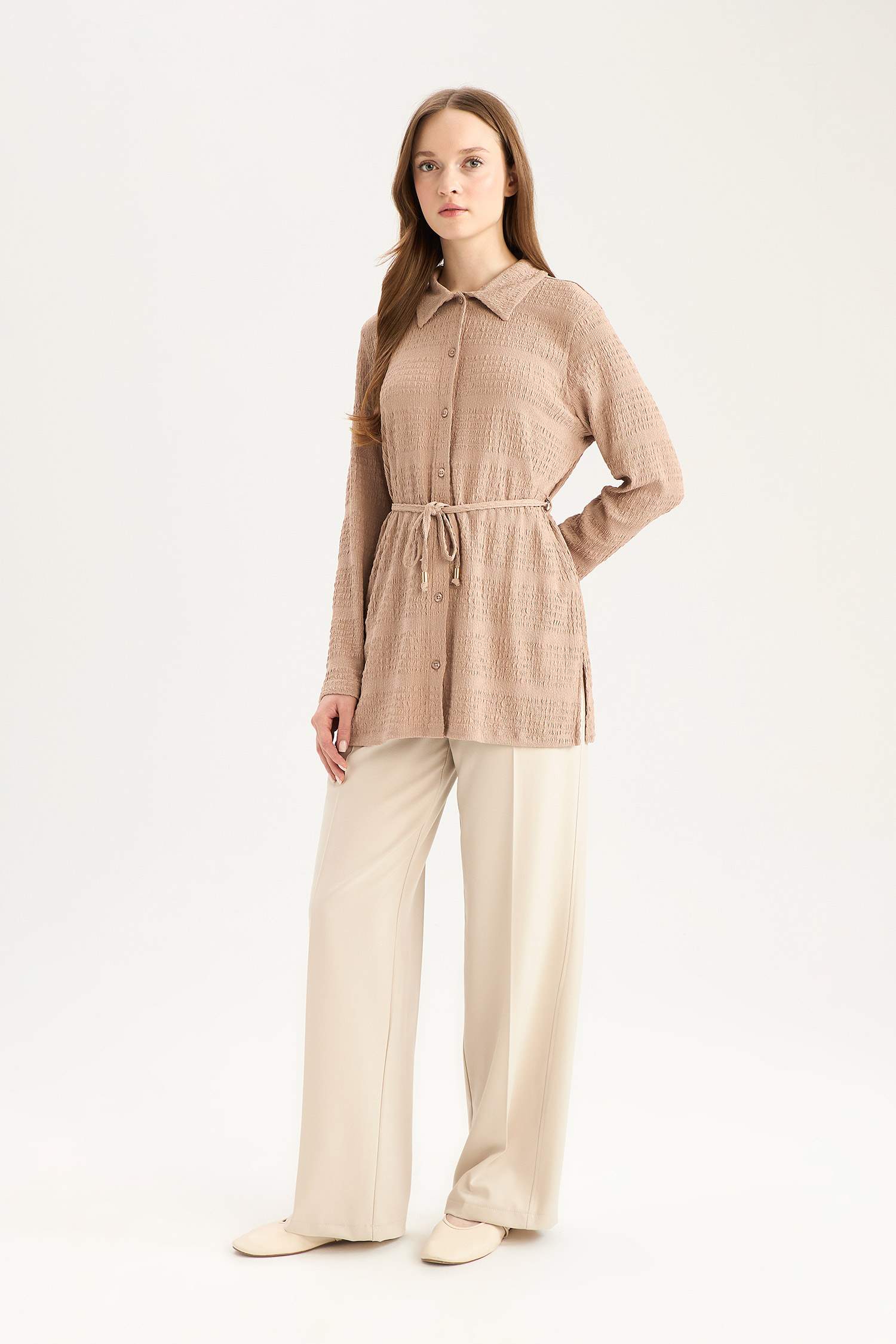 تونيك قميص منسوج قصة عادية برباط قابل للتعديل