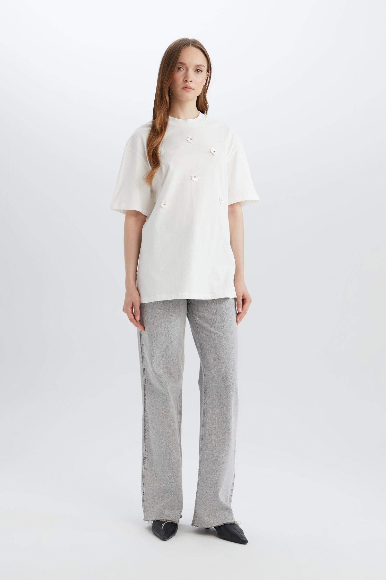 Relax Fit Bisiklet Yaka Basic Düz Kısa Kollu Nakışlı Tesettür Tişört Tunik