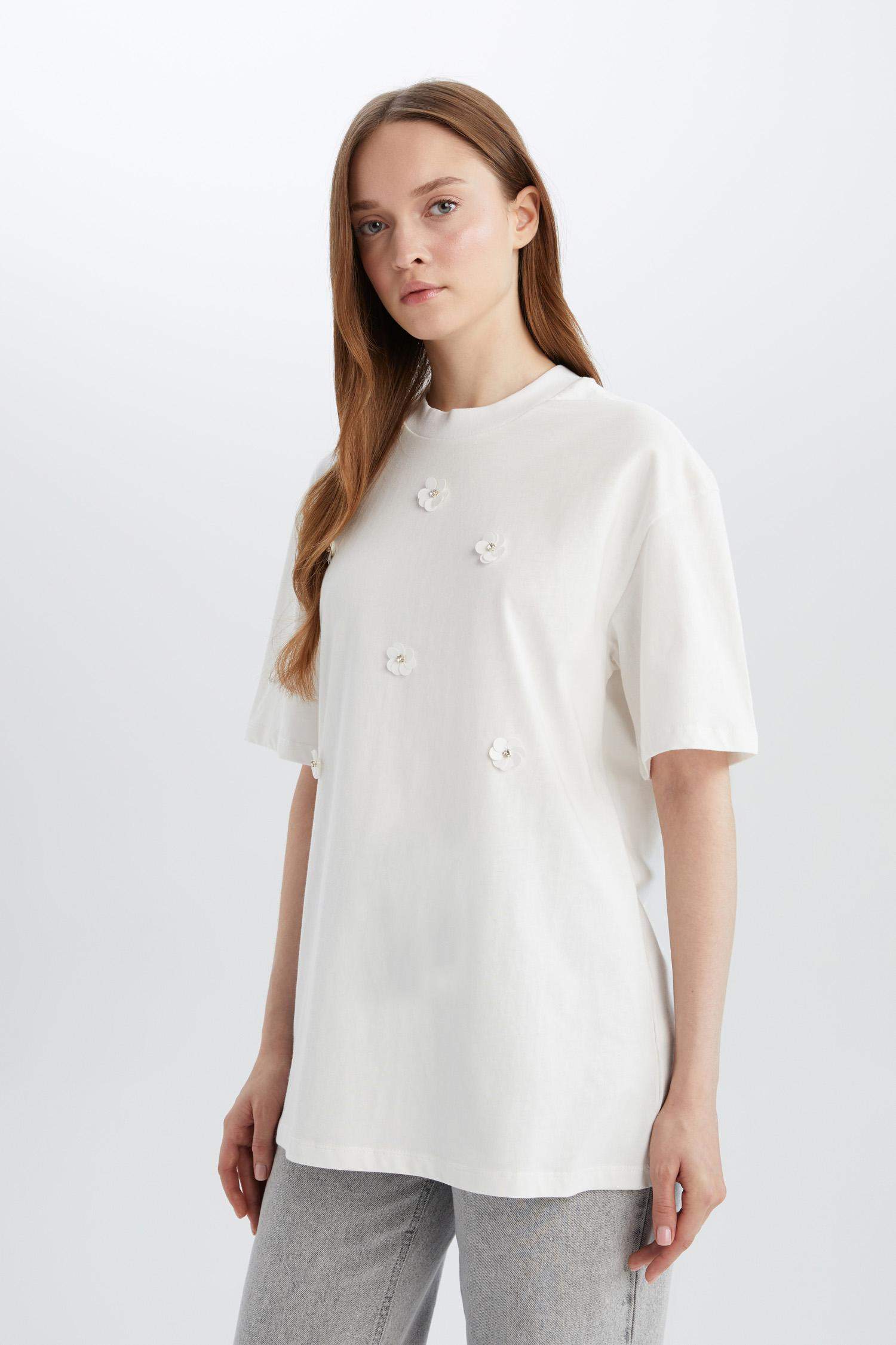 Relax Fit Bisiklet Yaka Basic Düz Kısa Kollu Nakışlı Tesettür Tişört Tunik