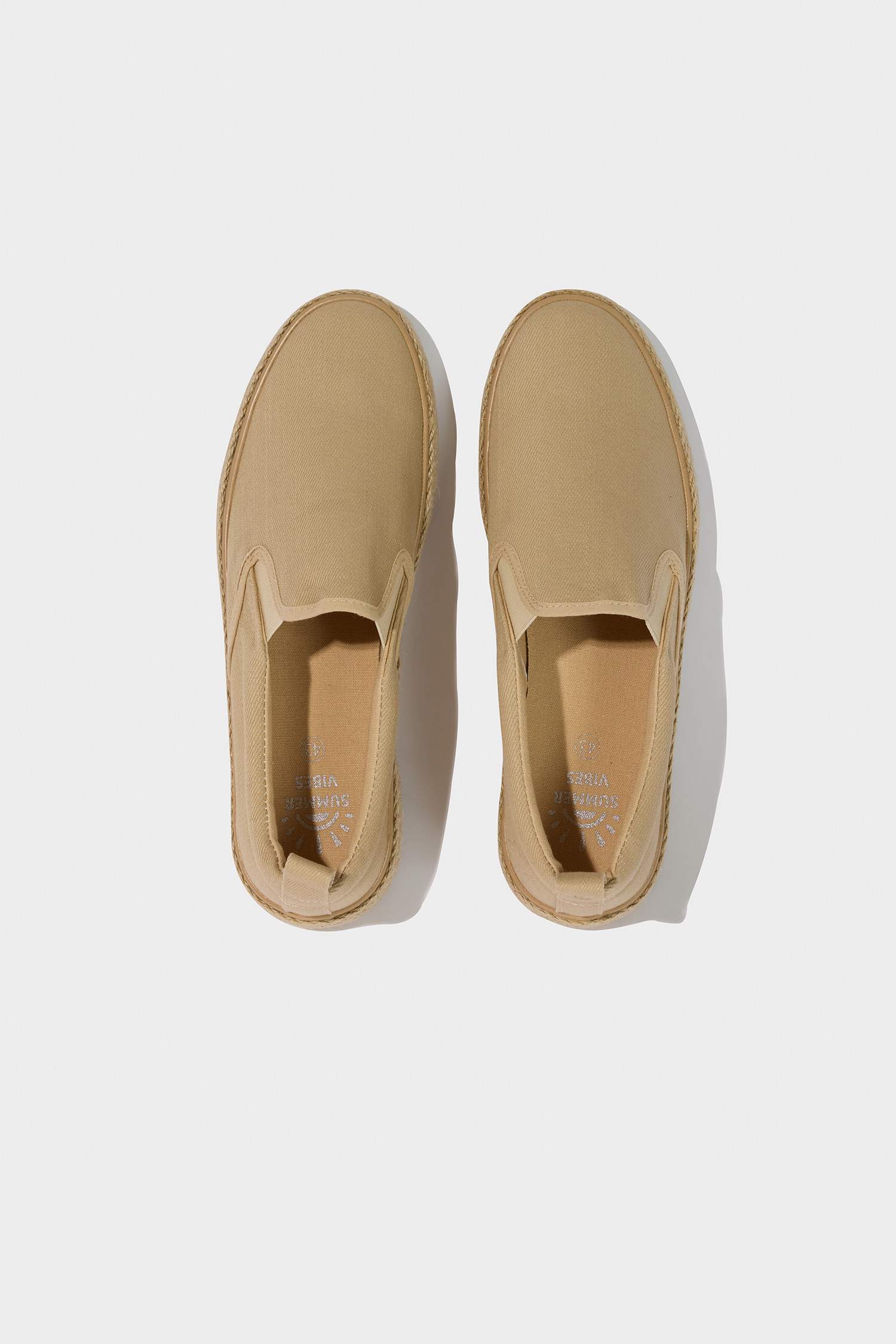 Мужские сандалии с плоской подошвой