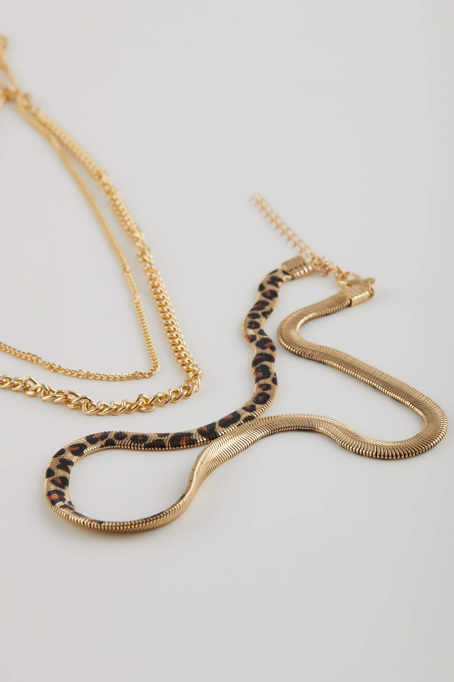 Kadın 3'lü Leopar Detaylı Gold Kolye