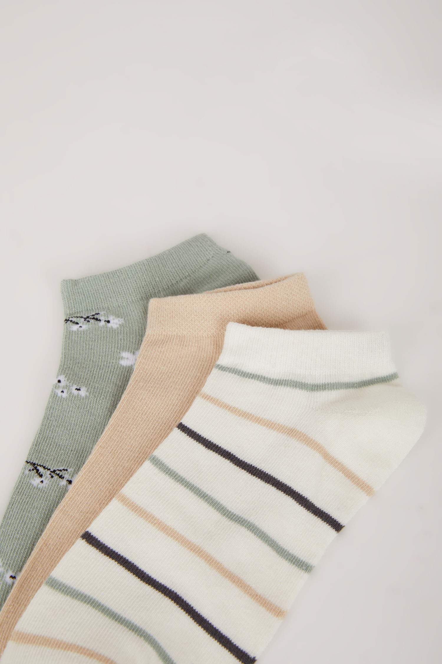 جوارب نسائية قصيرة من قطن - 3 قطع