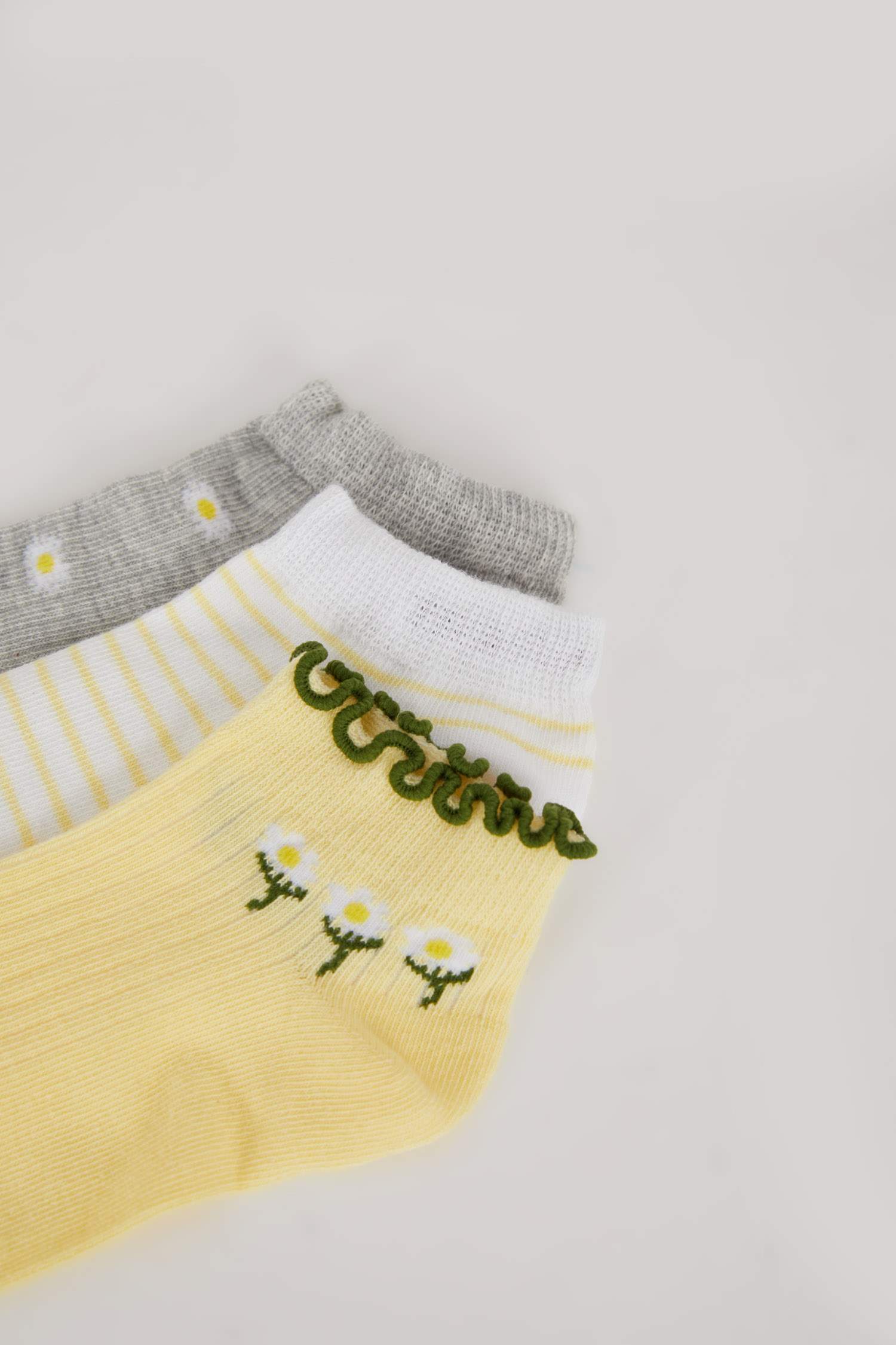 Kadın Fırfırlı 3'lü Pamuklu Patik Çorap