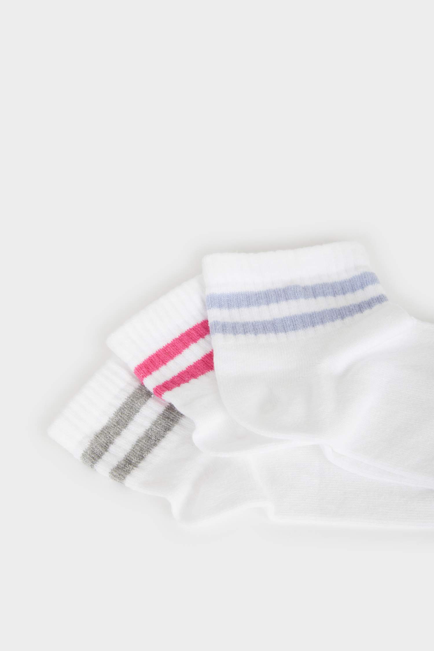 Woman 3 piece Short Socks